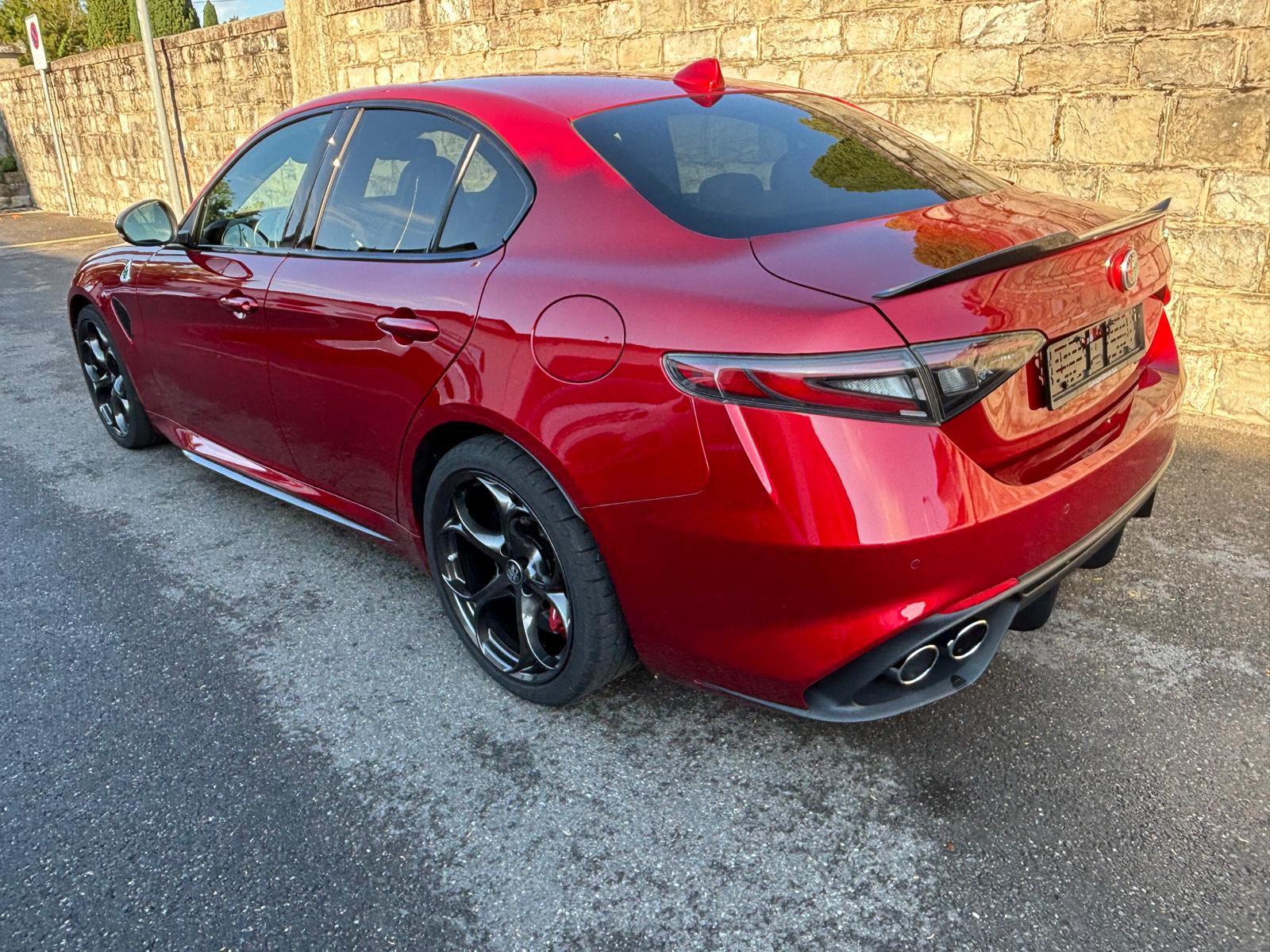 ALFA ROMEO Giulia 2.9 V6 Quadrifoglio-showroom-element-2