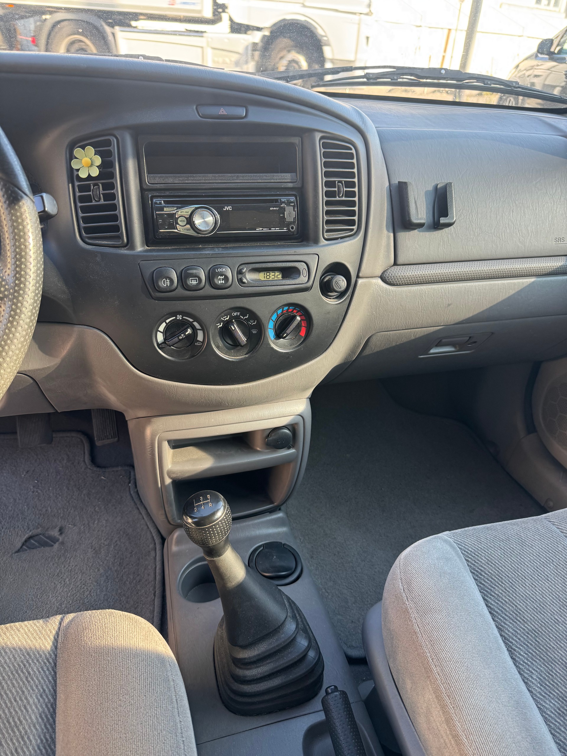 MAZDA Tribute 2.0 16V Comfort-image-11