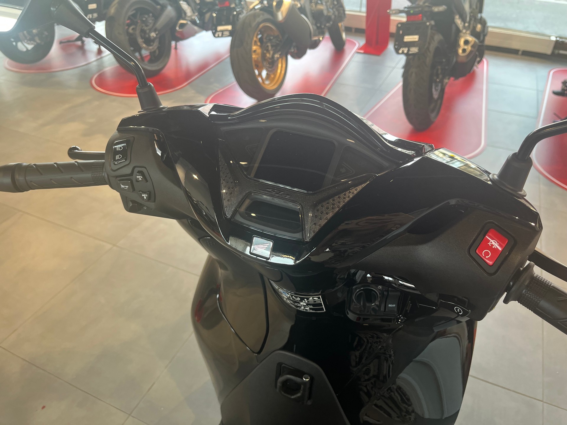 HONDA SH 350-image-10
