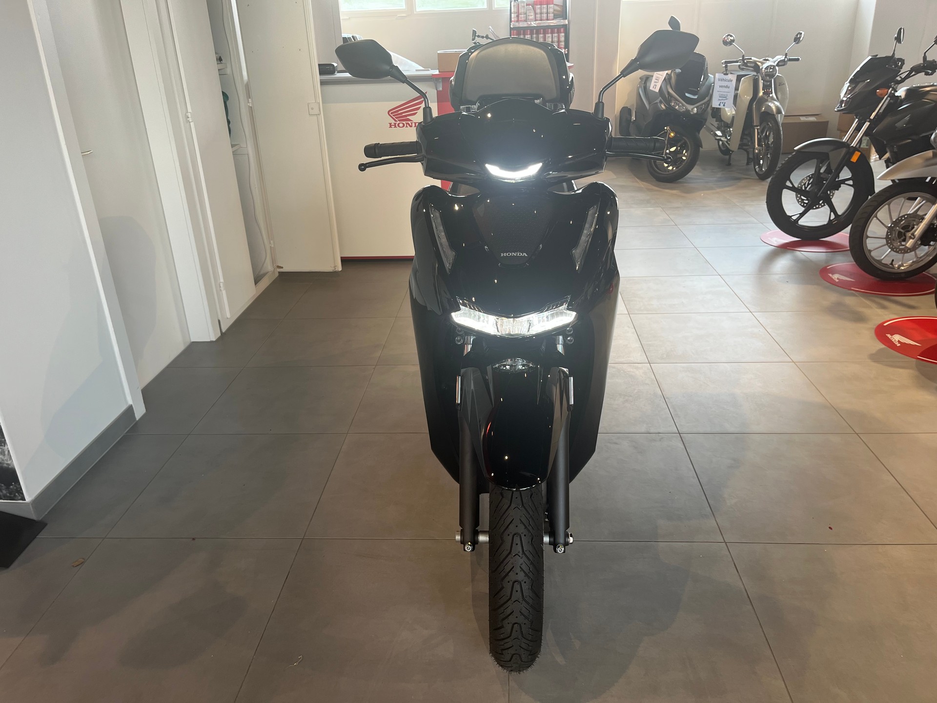 HONDA SH 350-image-15