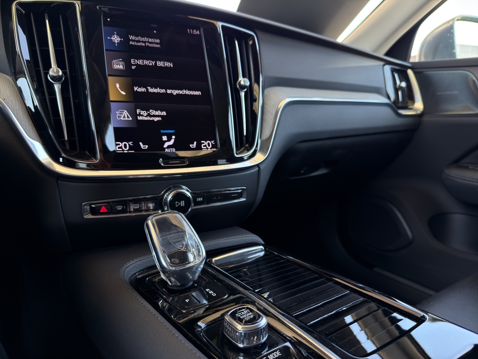 VOLVO V60 2.0 T6 TE Inscription eAWD-image-15