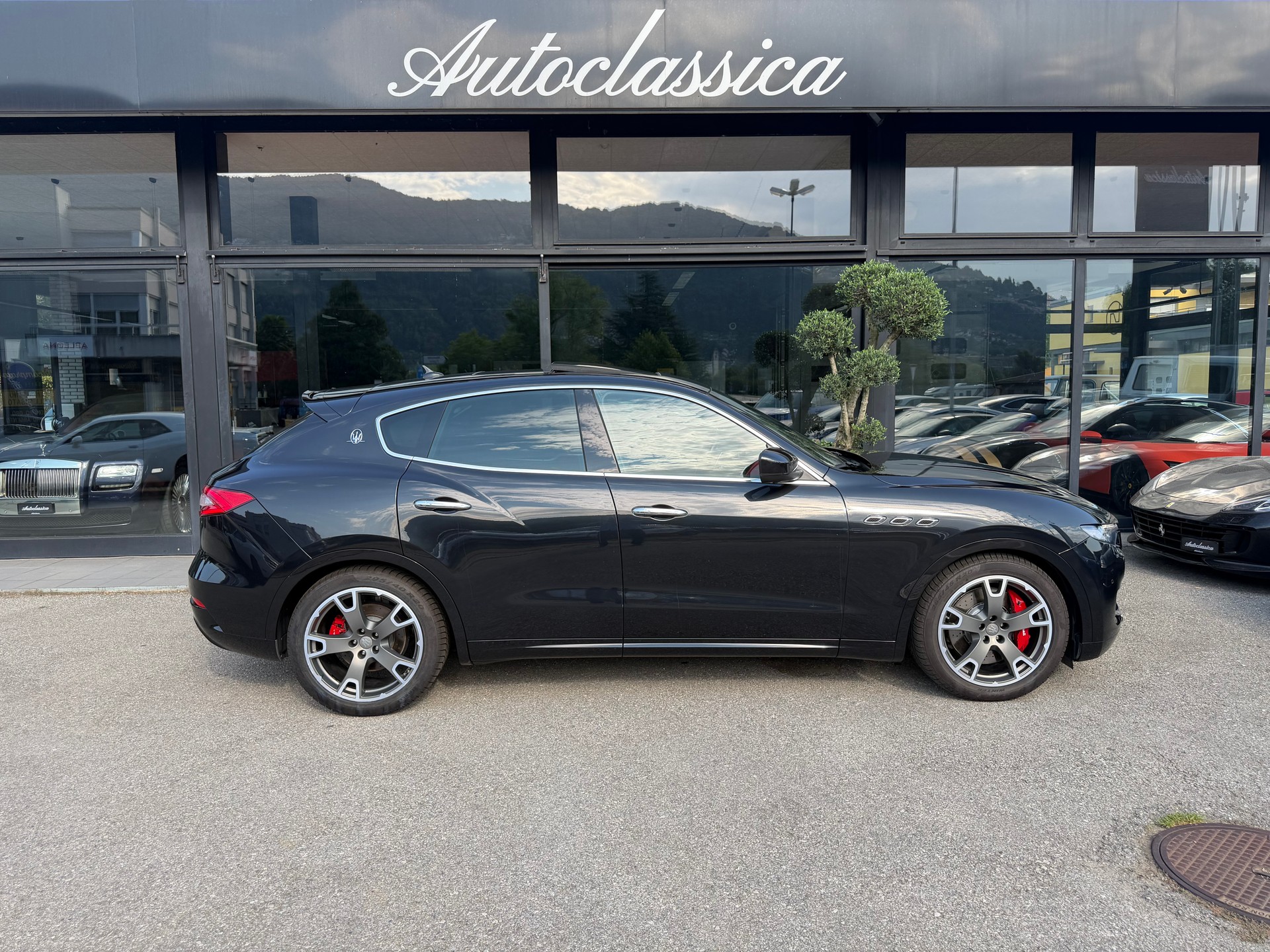 MASERATI Levante S 3.0 V6 Automatica-showroom-element-3