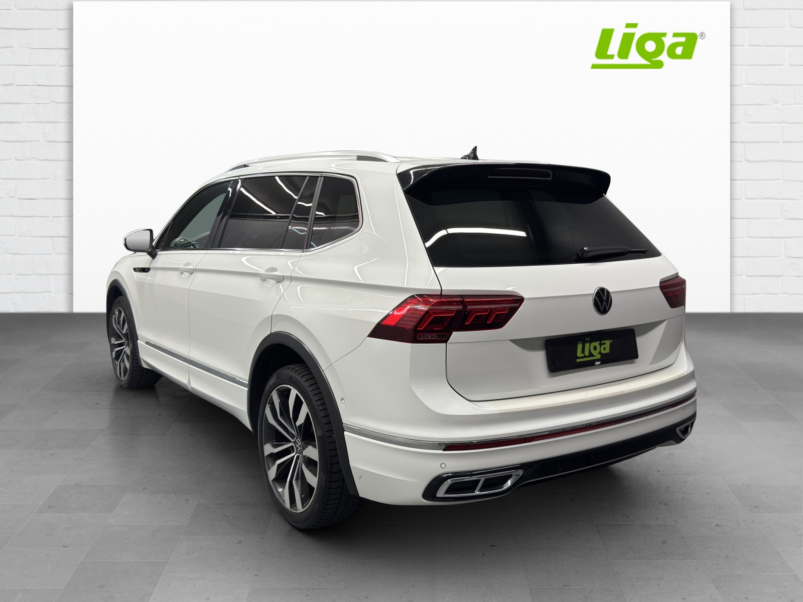 VW Tiguan Allspace 2.0 TSI R-Line DSG-showroom-element-3