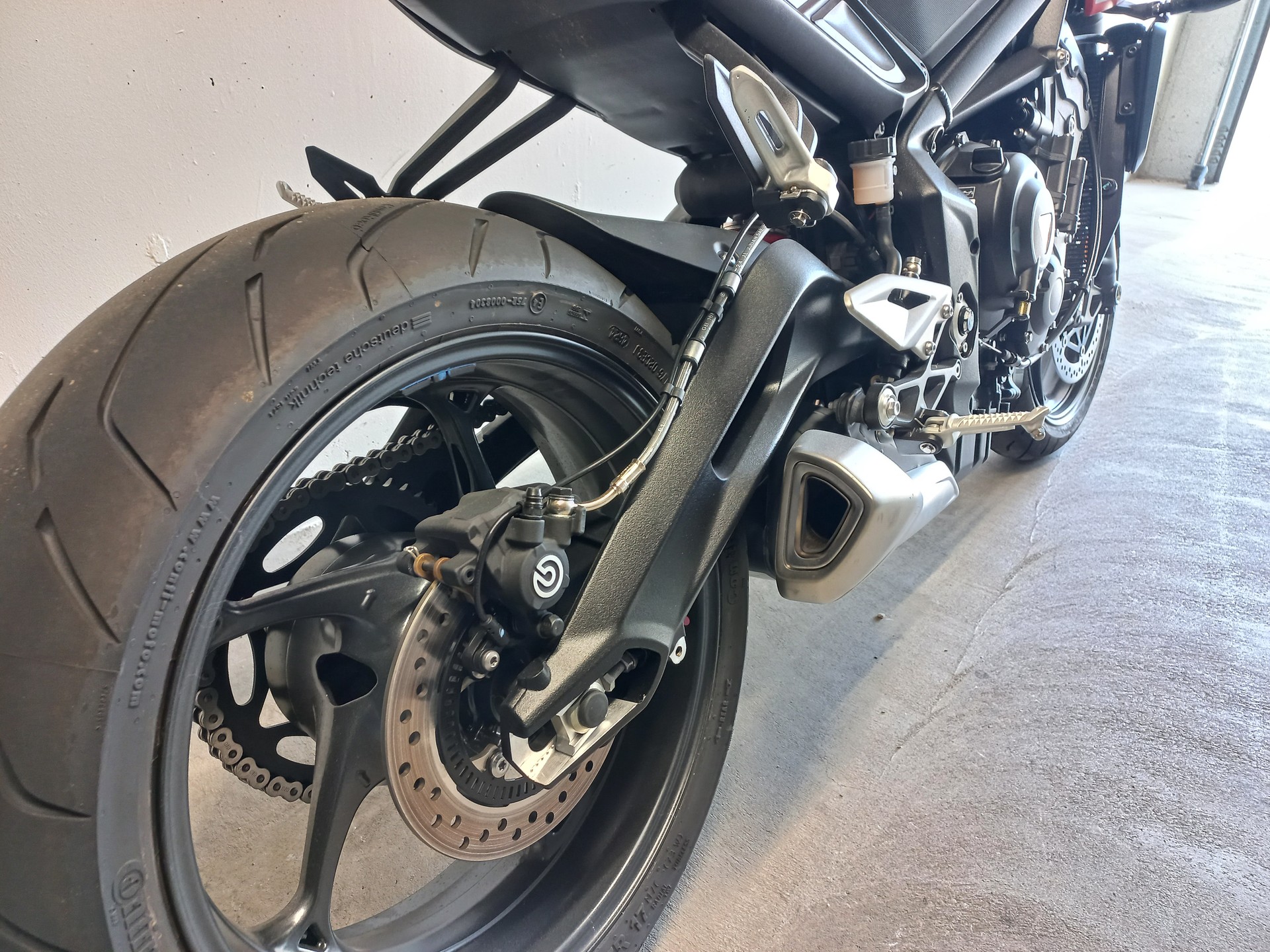 TRIUMPH Street Triple R 765 (A2)-image-6