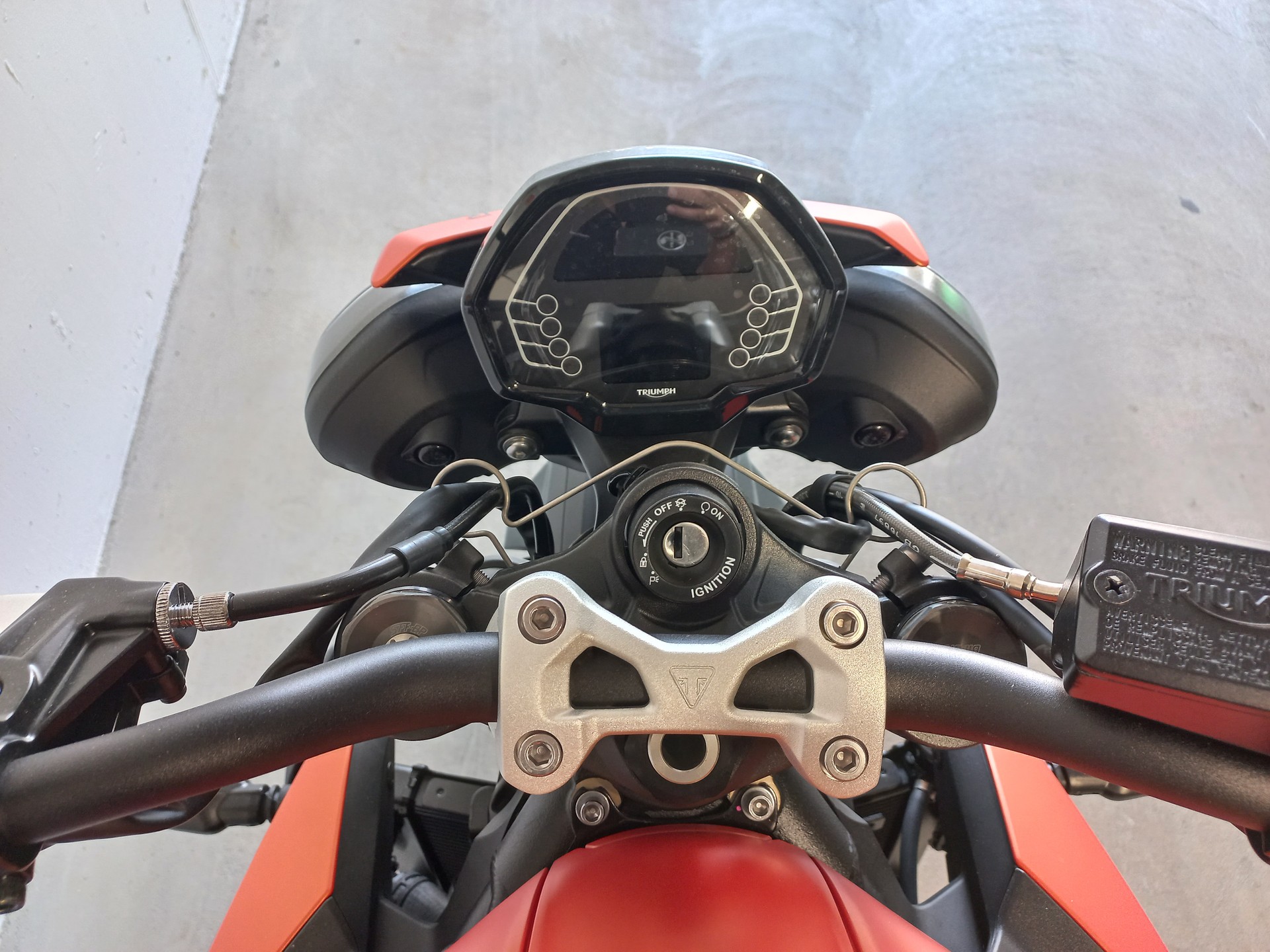 TRIUMPH Street Triple R 765 (A2)-showroom-element-3