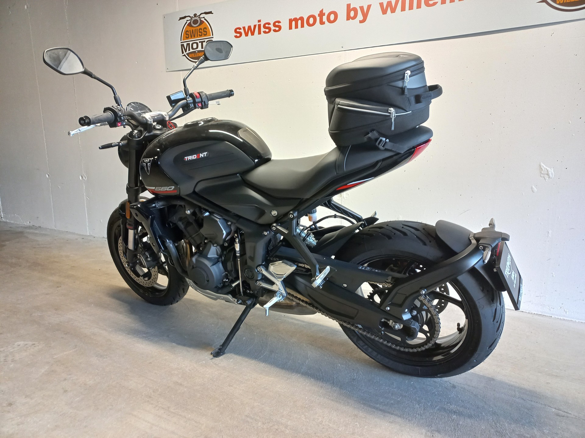 TRIUMPH Trident 660 kit WS-showroom-element-2