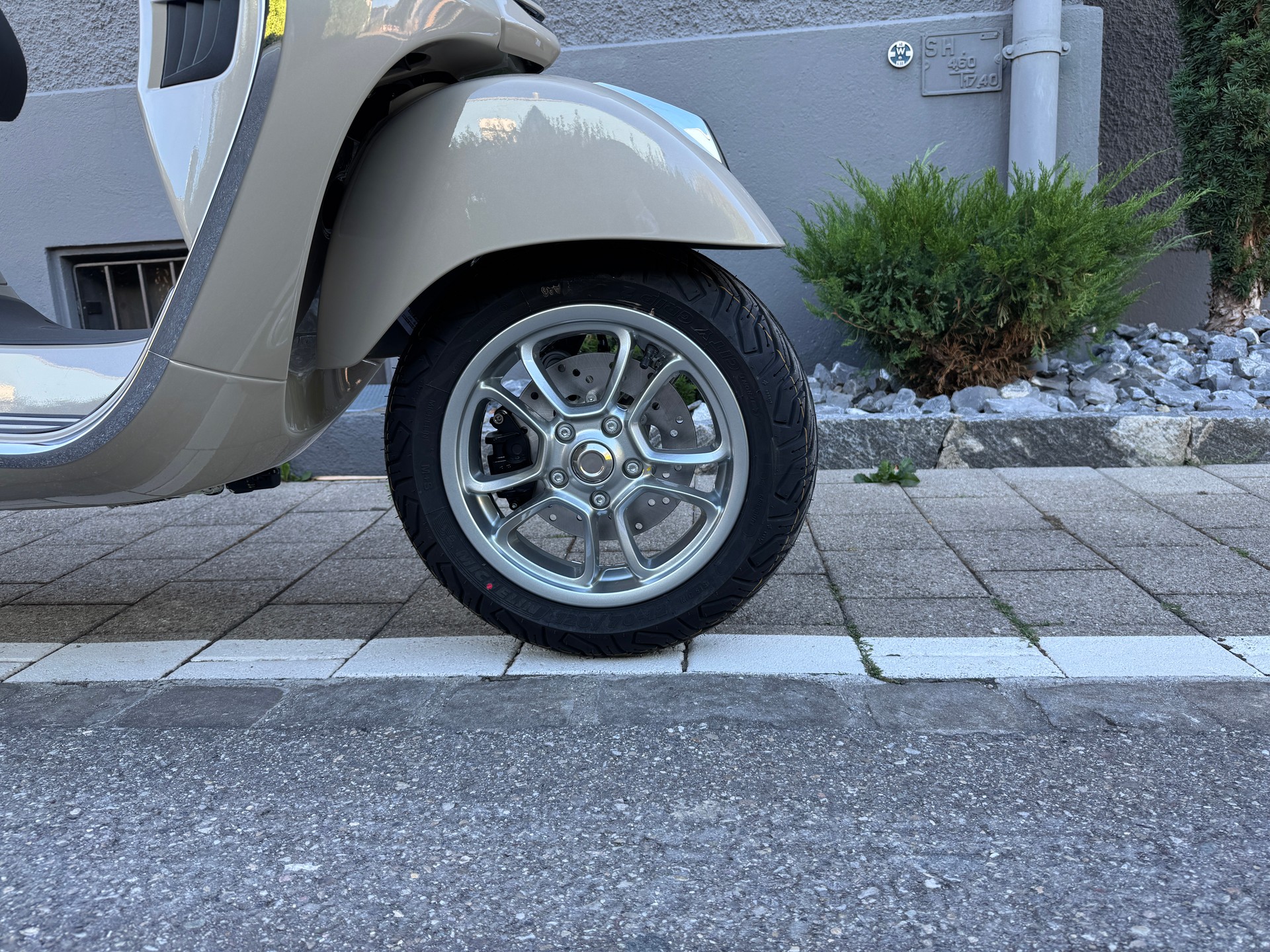 PIAGGIO Vespa GTS 125 RST Euro 5+-image-15