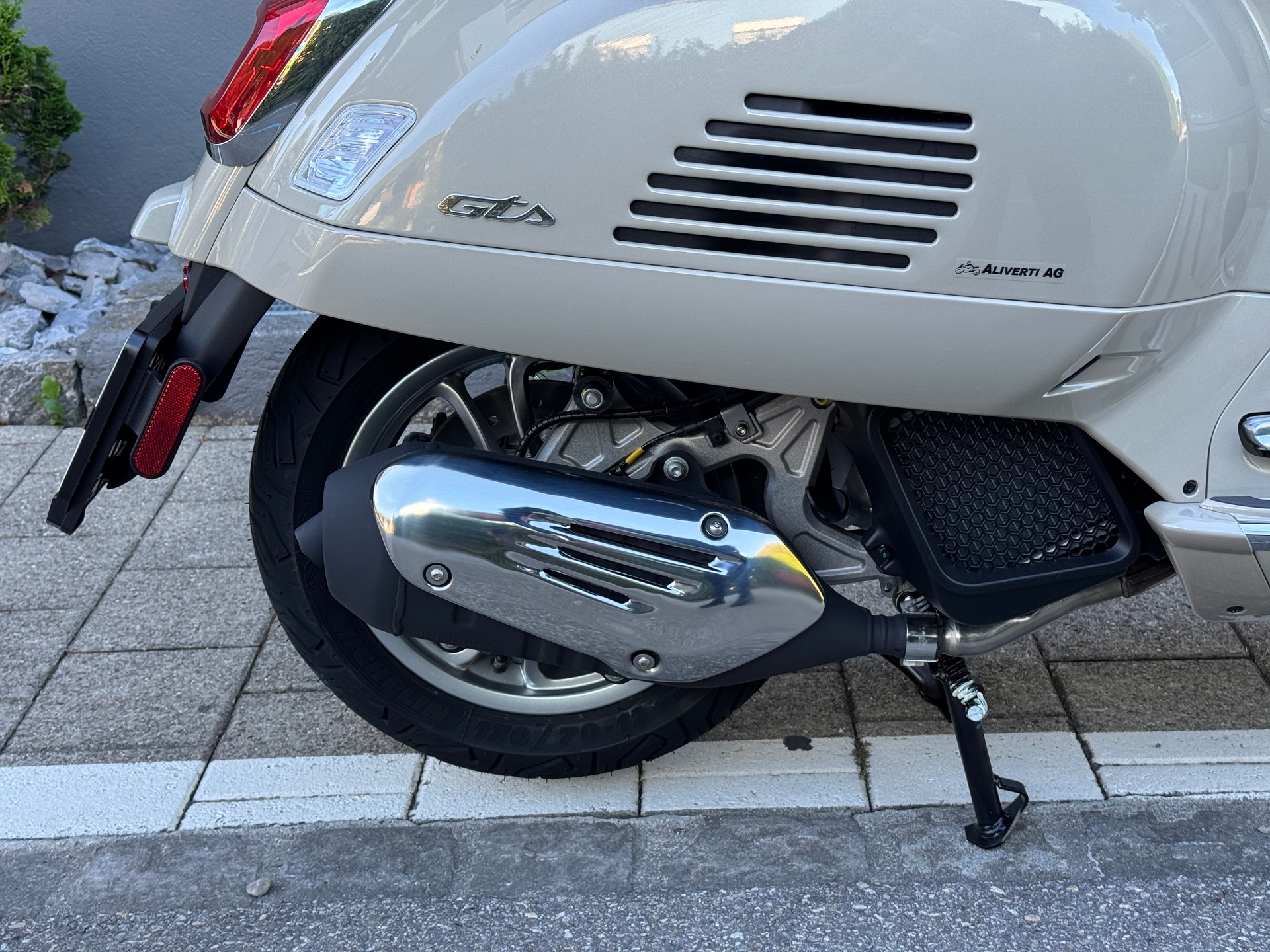 PIAGGIO Vespa GTS 125 RST Euro 5+-image-13