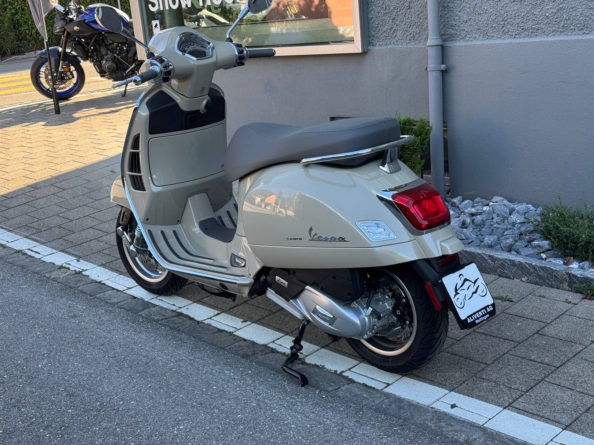 PIAGGIO Vespa GTS 125 RST Euro 5+-image-10