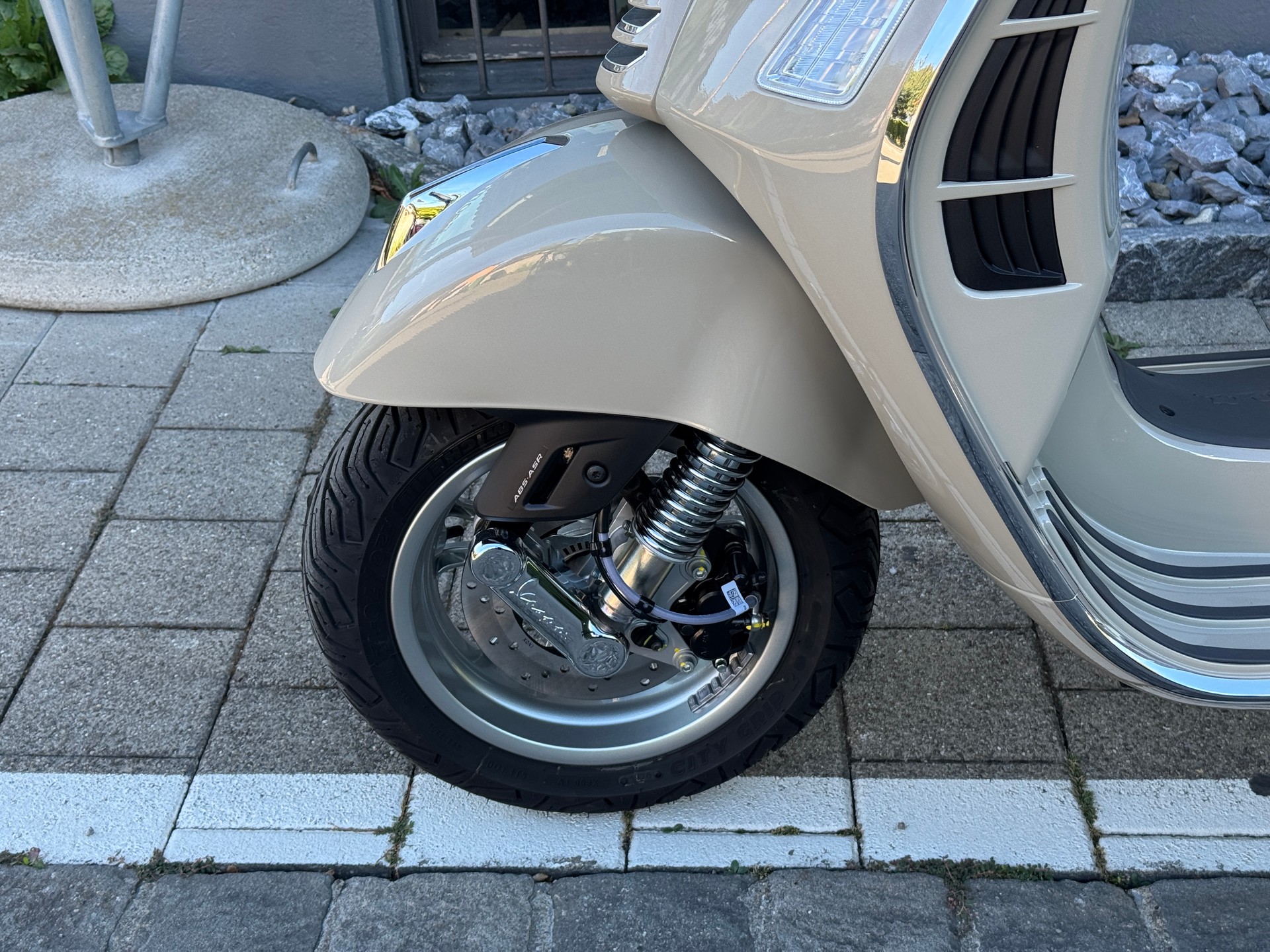 PIAGGIO Vespa GTS 125 RST Euro 5+-showroom-element-3