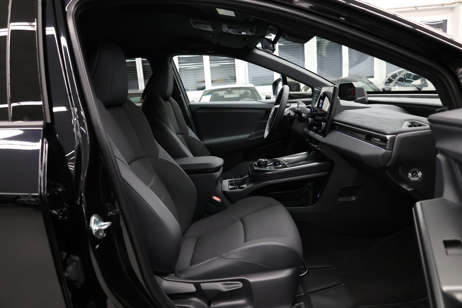 TOYOTA C-HR+ Style ICON FWD-image-19