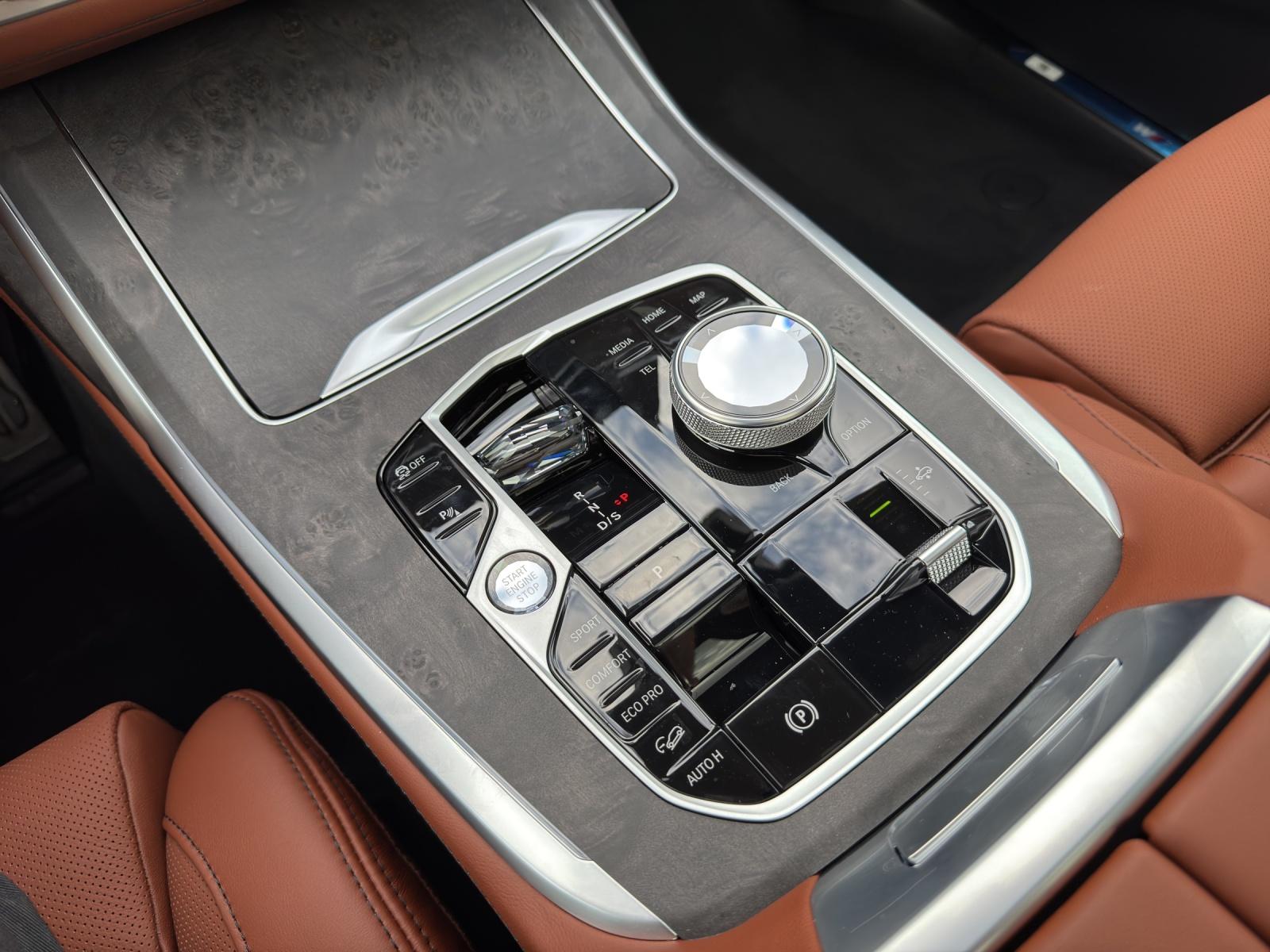 BMW X7 40d xDrive SAG-image-9