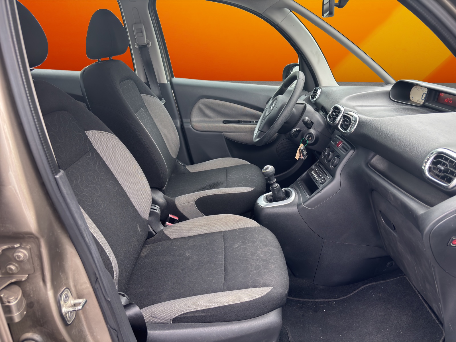 CITROEN C3 Picasso 1.6 HDi Exclusive-image-12
