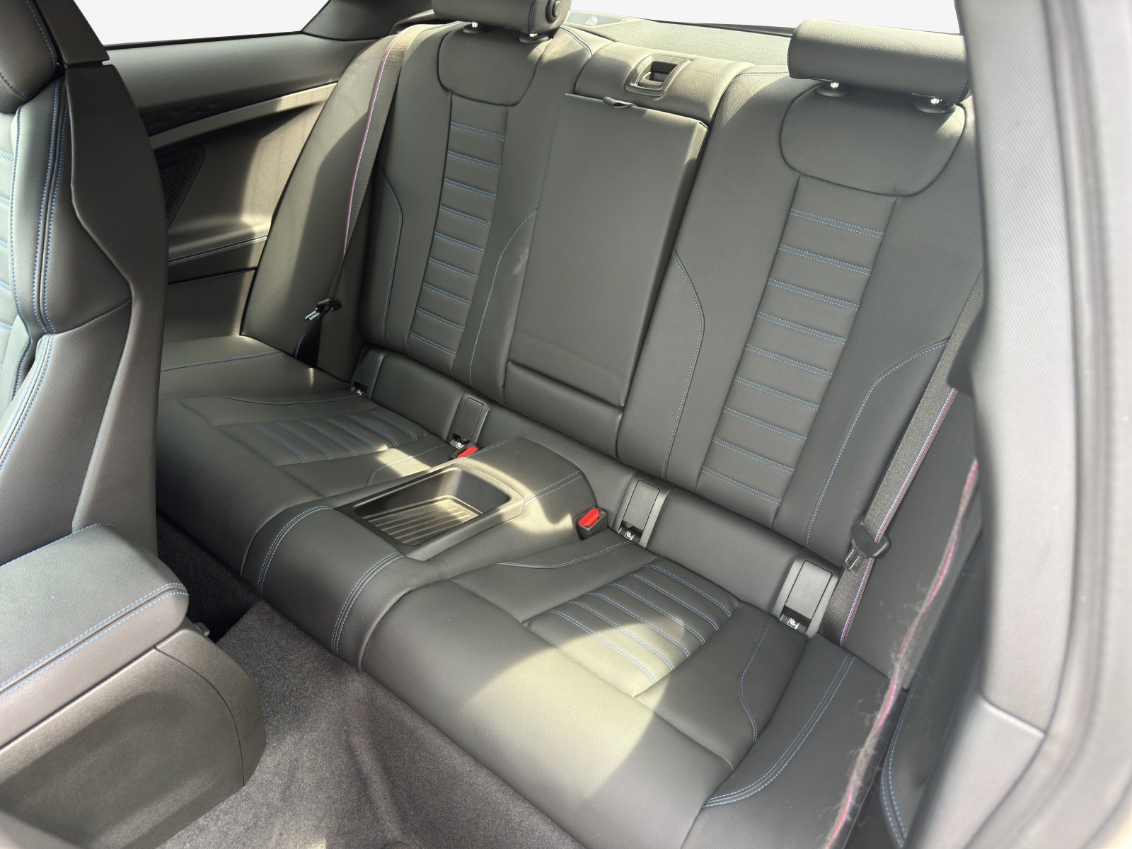 BMW M240i xDrive M Sport Pro Steptronic-image-11