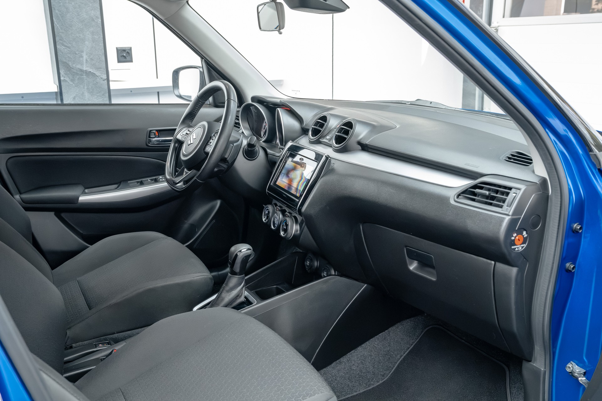 SUZUKI Swift 1.2 Generation Top Hybrid CVT-image-8