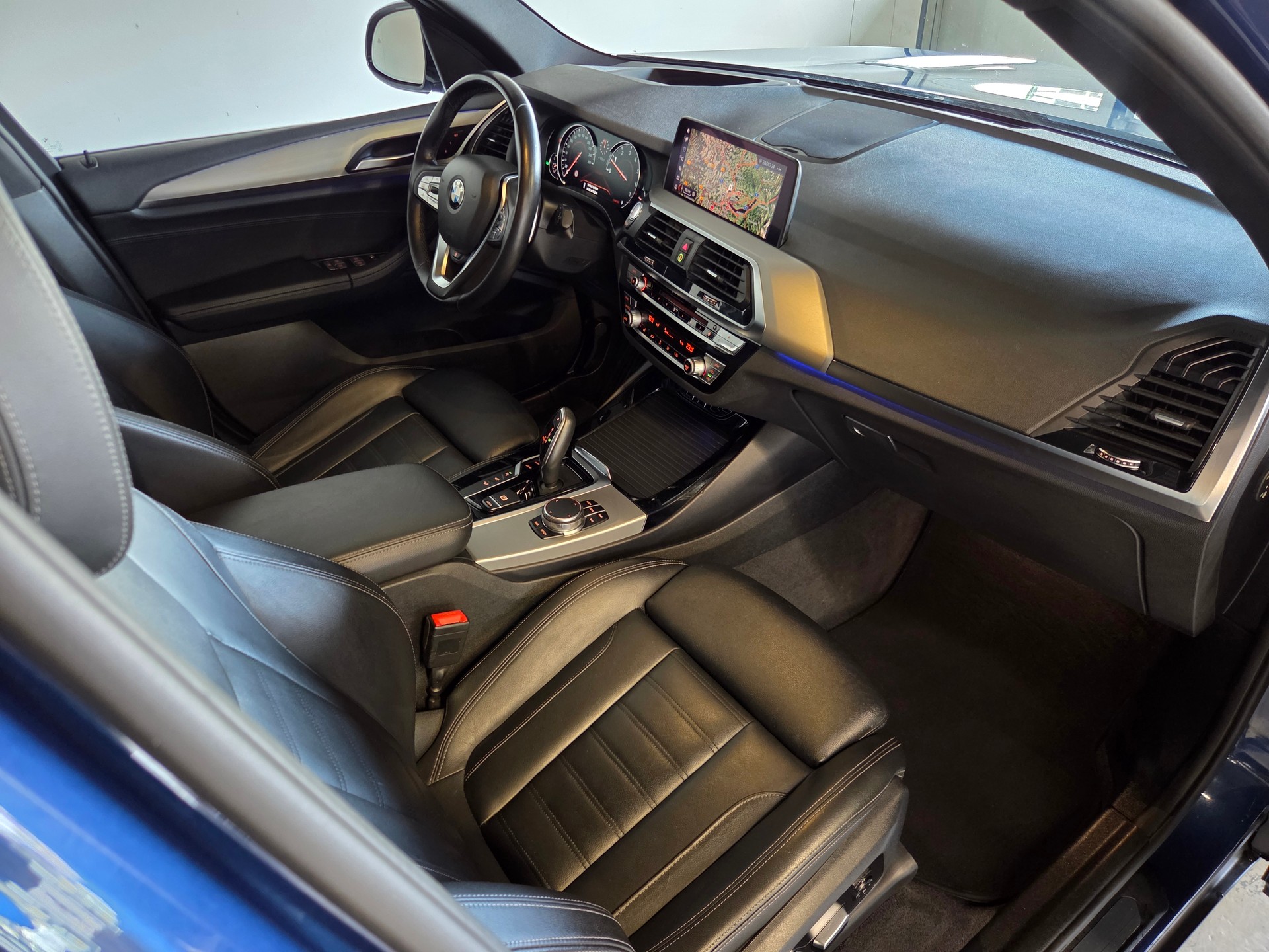 BMW X3 30i xDrive SAG-image-18