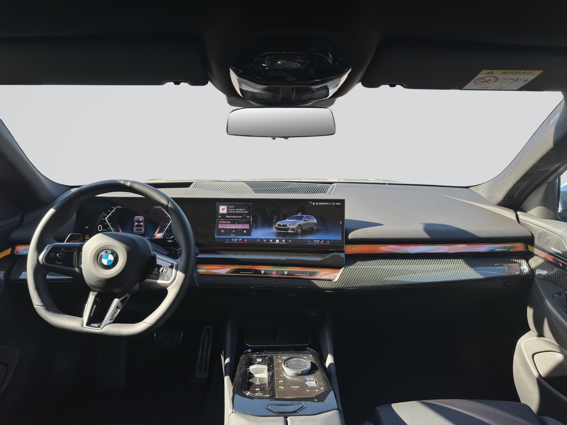 BMW 520i sDrive 48V Touring M Sport Steptronic-image-7