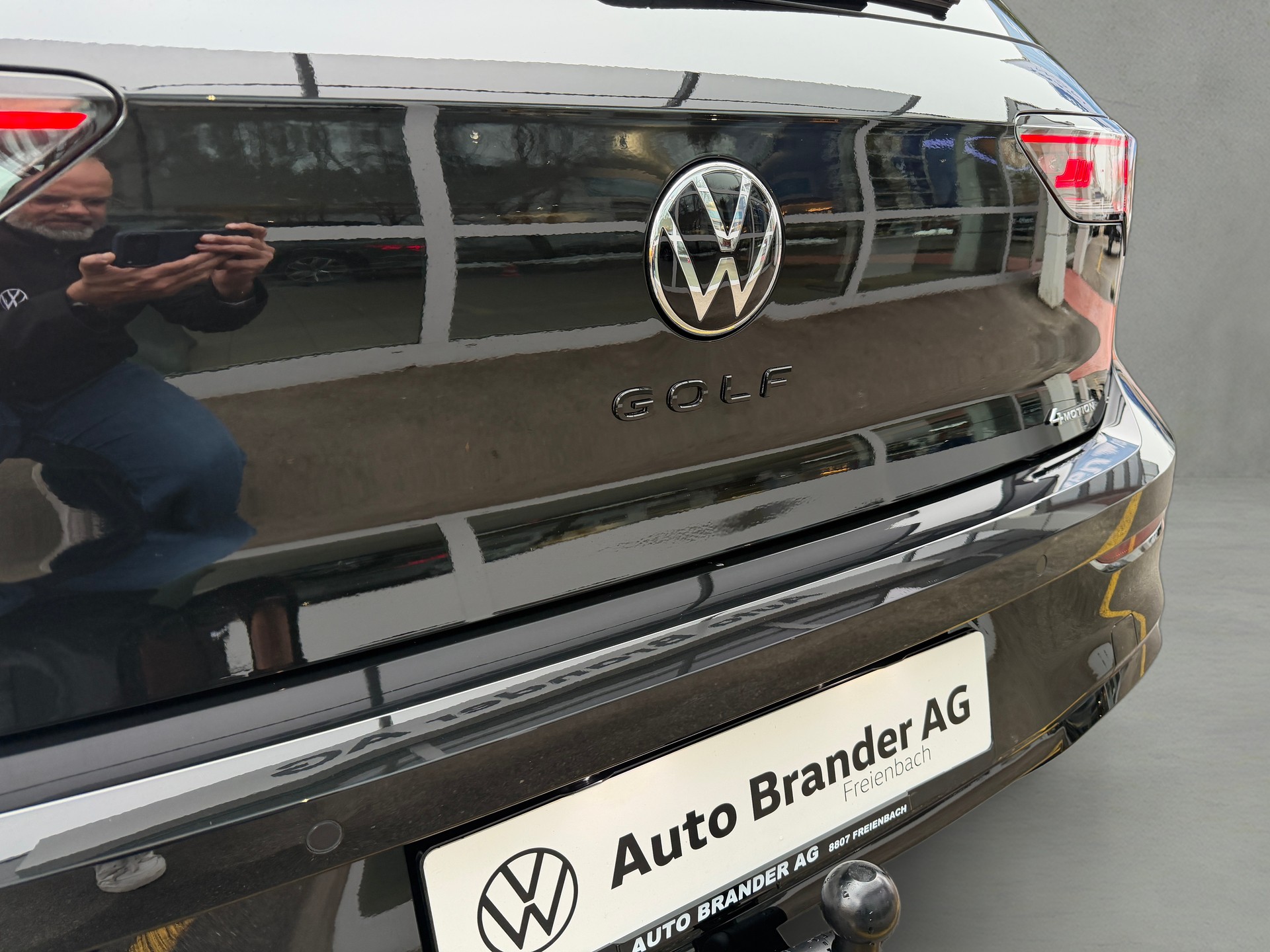 VW Golf 2.0 TSI R-Line DSG 4 Motion-image-30
