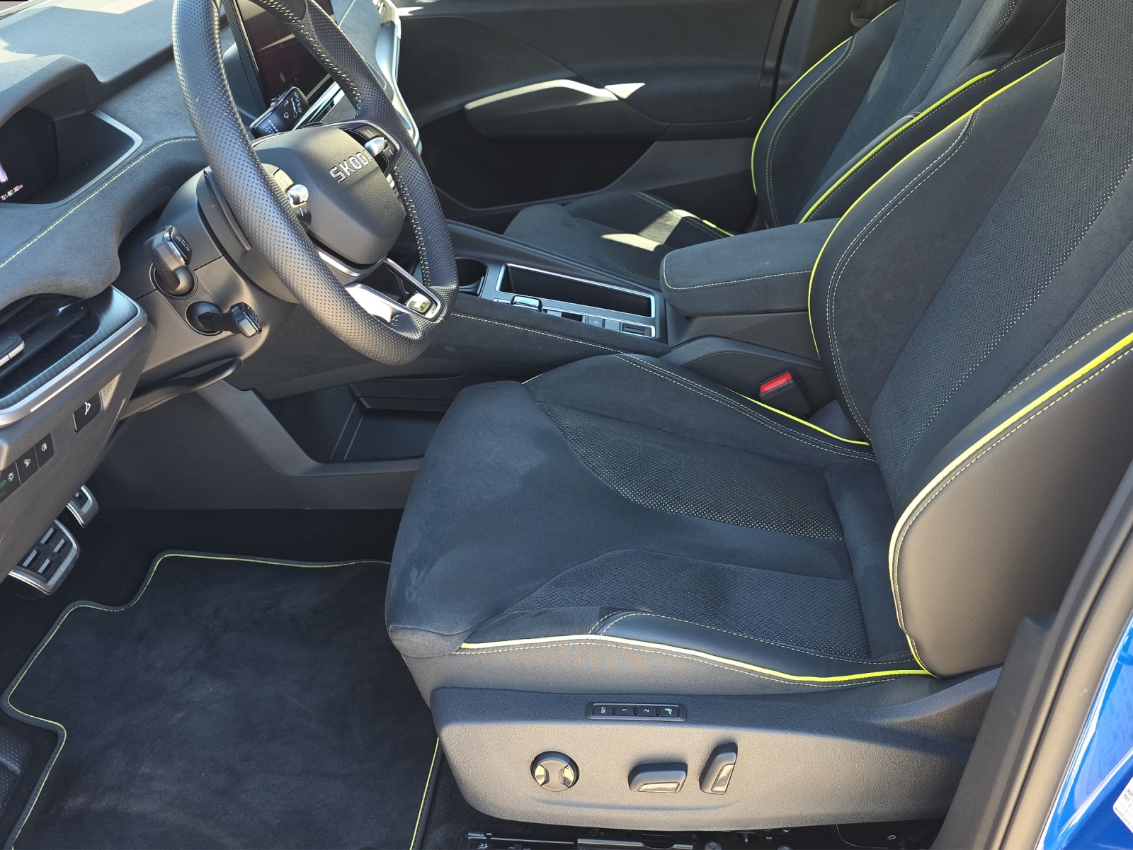SKODA Elroq RS 4x4-image-4