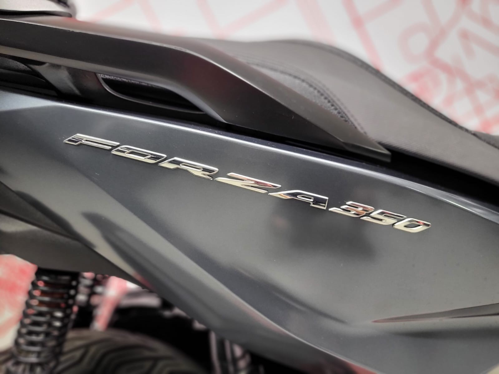 HONDA NSS 350 Smart Top Box-image-8