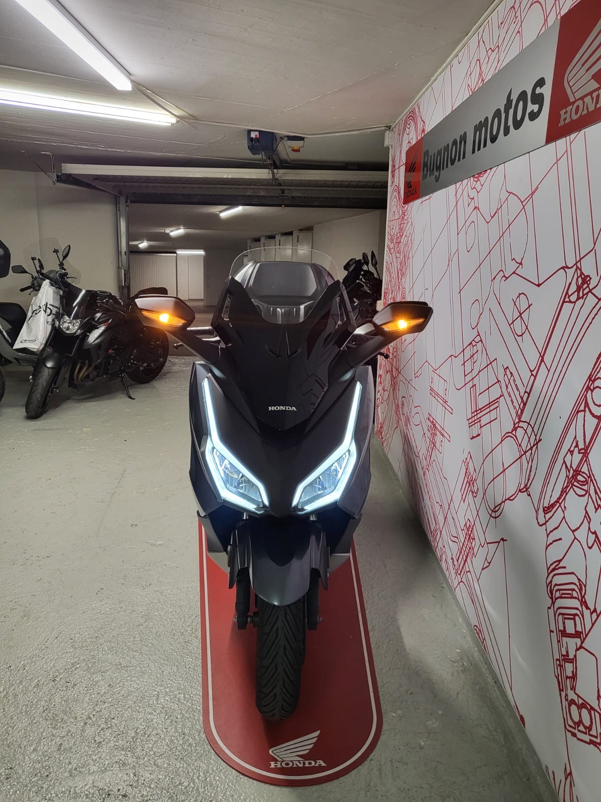 HONDA NSS 350 Smart Top Box-image-4