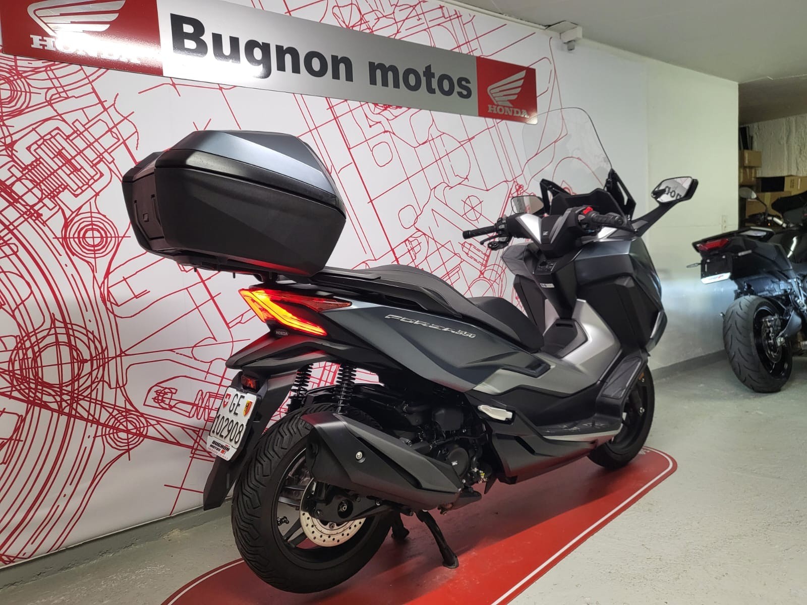 HONDA NSS 350 Smart Top Box-image-3