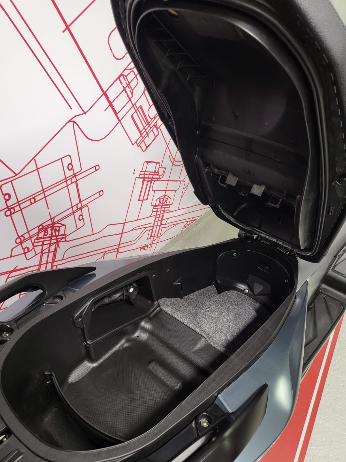 HONDA NSS 350 Smart Top Box-image-5