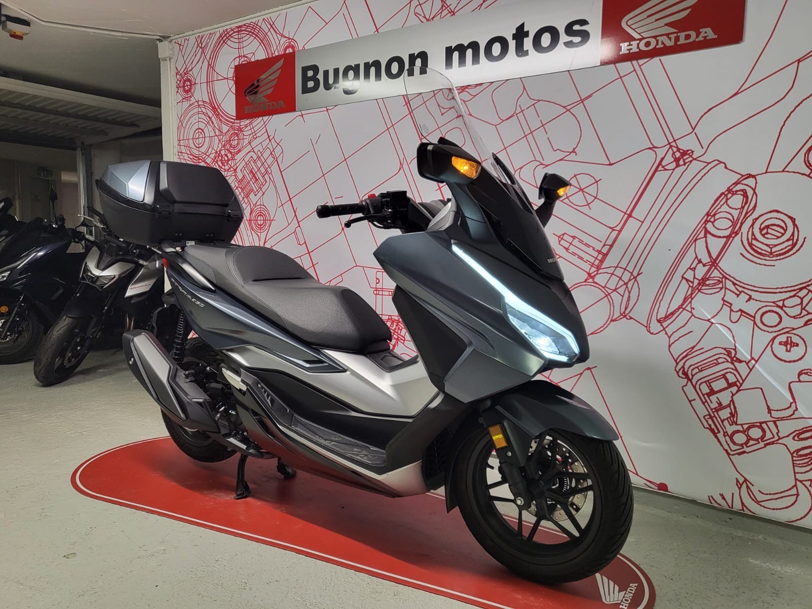 HONDA NSS 350 Smart Top Box-image-9