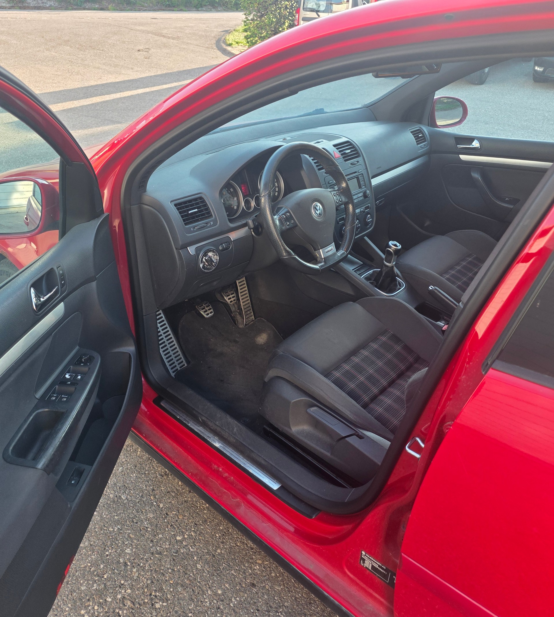 VW Golf 2.0 TFSI GTI-image-10