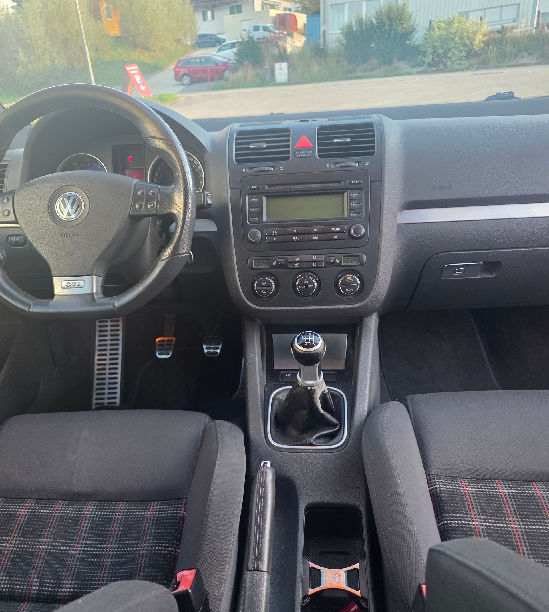 VW Golf 2.0 TFSI GTI-image-4