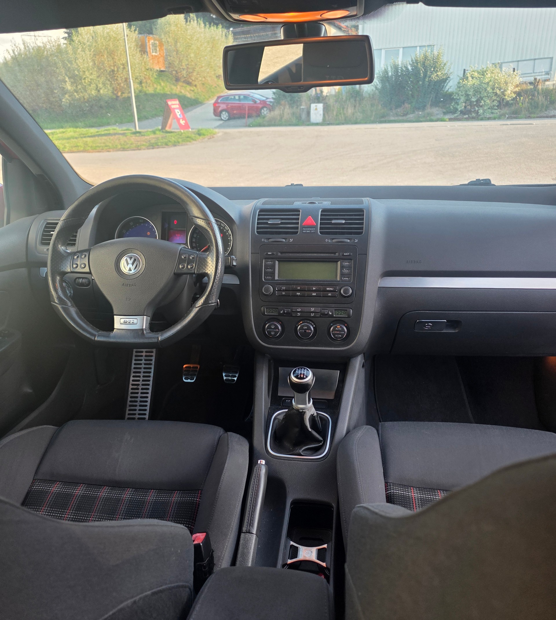 VW Golf 2.0 TFSI GTI-image-5