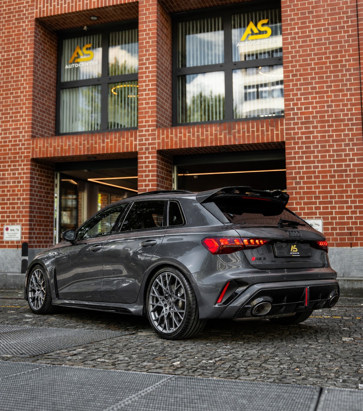 AUDI RS3 Sportback 2.5 TSI Facelift *DAYTONA* TRAUM | R8-SCHALENSITZE | PANORAMA | CARBON | WERKSGARANTIE 5 Jahre