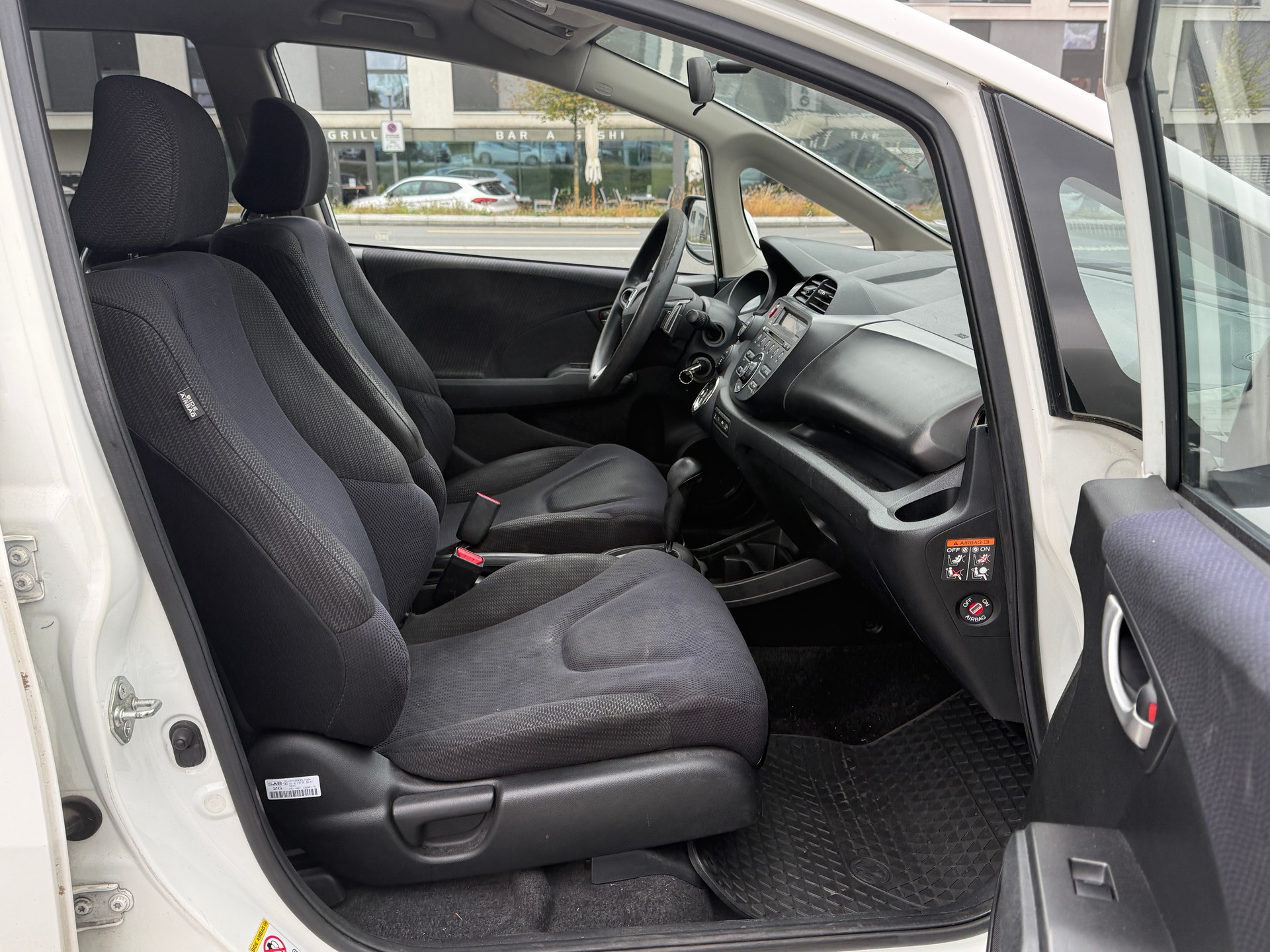 HONDA Jazz 1.3i Hybrid Comfort CVT - Automatique - Nouvelle Expertise : 22.10.2026 - Grand Service Fait à Jour - 104 g/km Rabais Taxe-image-19