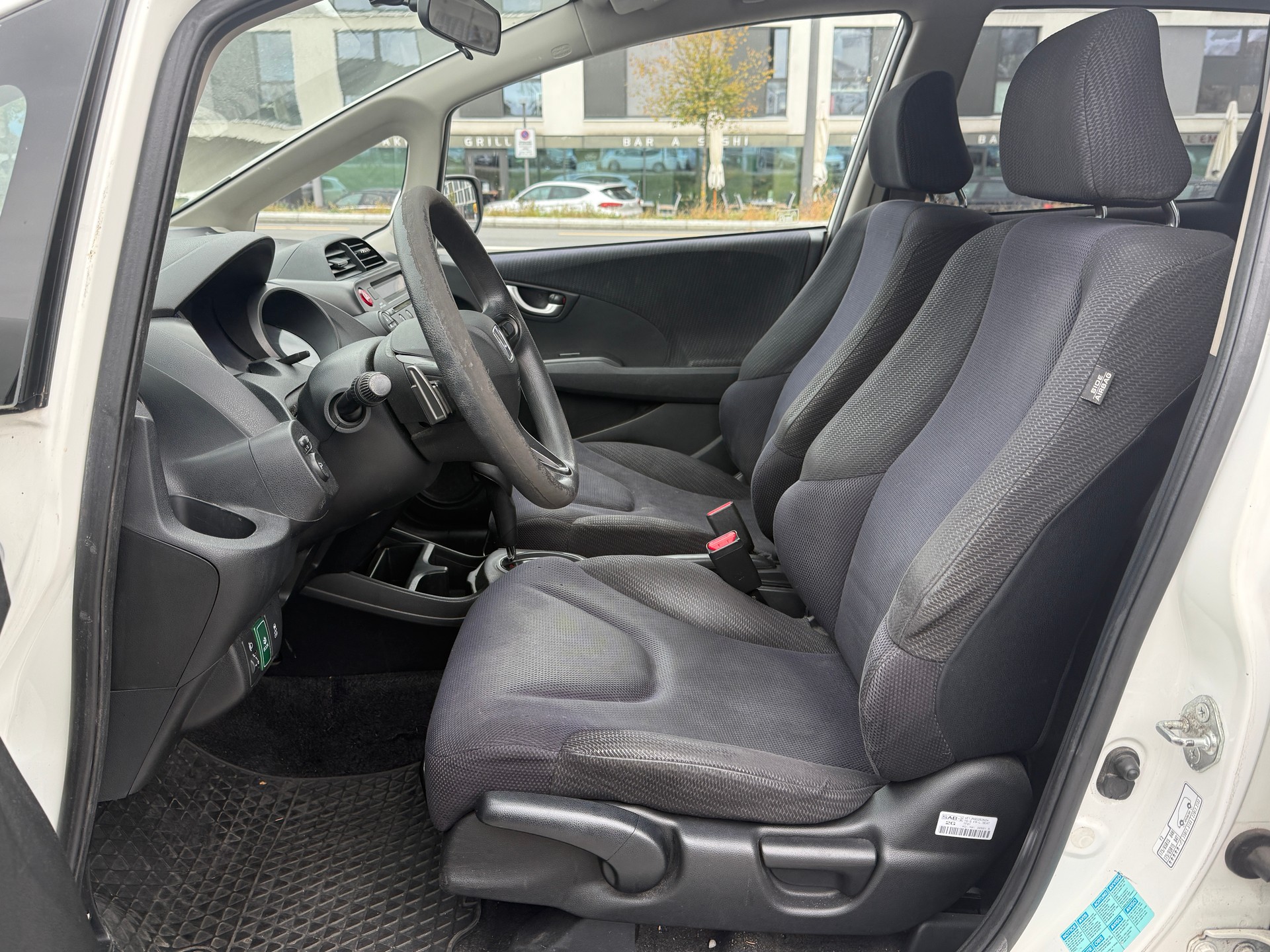 HONDA Jazz 1.3i Hybrid Comfort CVT - Automatique - Nouvelle Expertise : 22.10.2026 - Grand Service Fait à Jour - 104 g/km Rabais Taxe-image-15