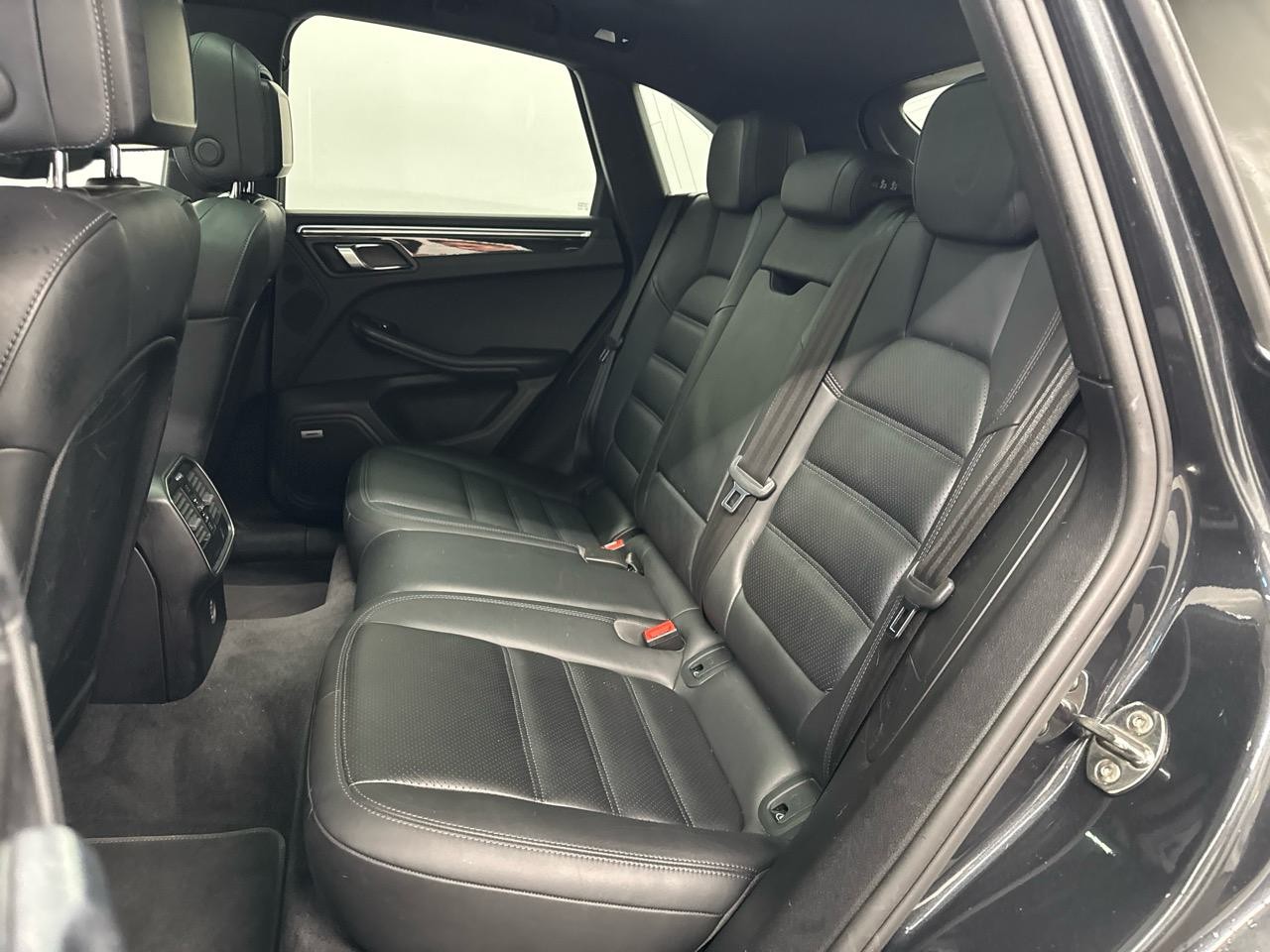 PORSCHE Macan S PDK-image-10