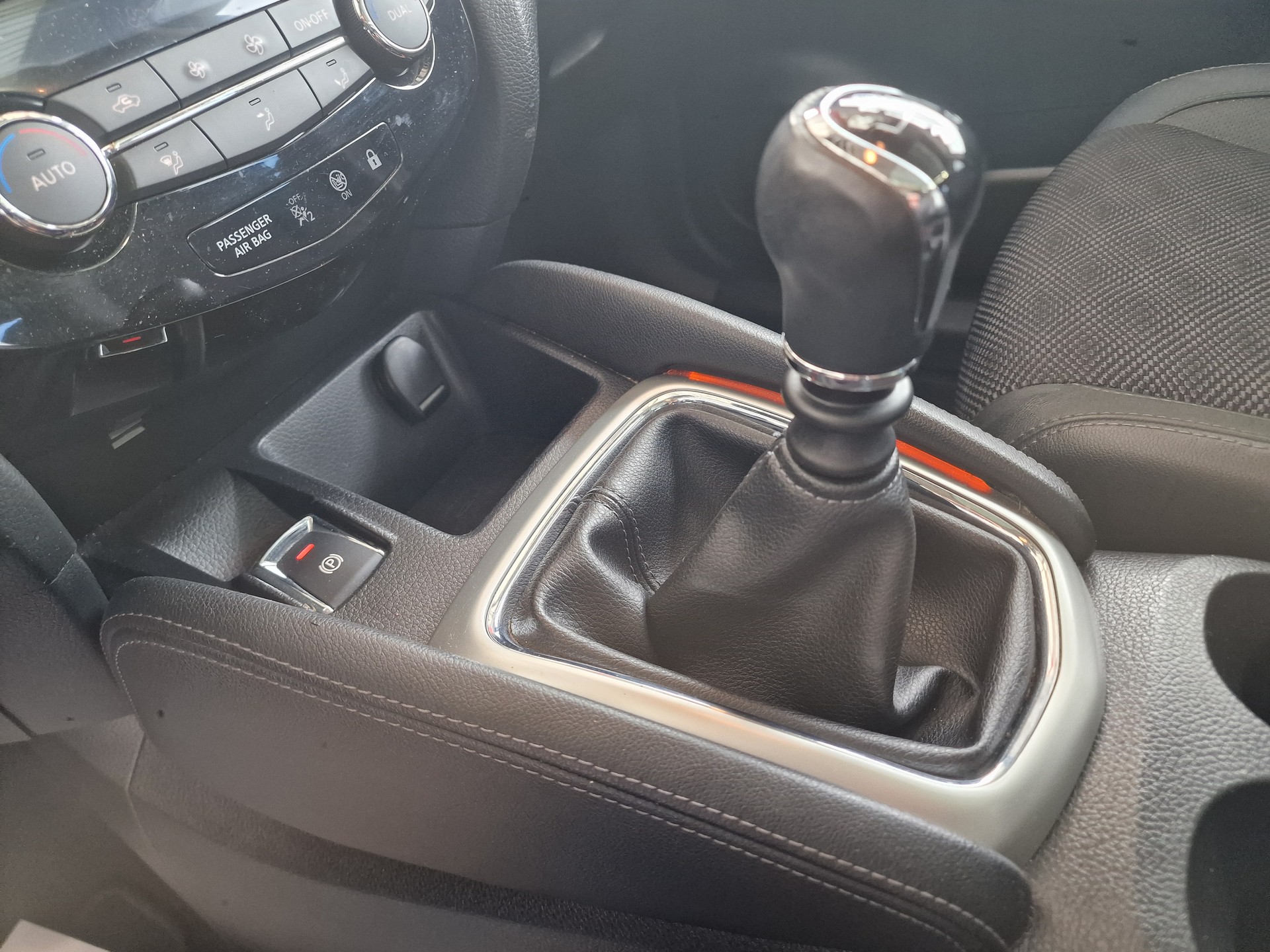 NISSAN Qashqai 1.6 DIG-T tekna 8xBereift 12Mt Gara-image-15