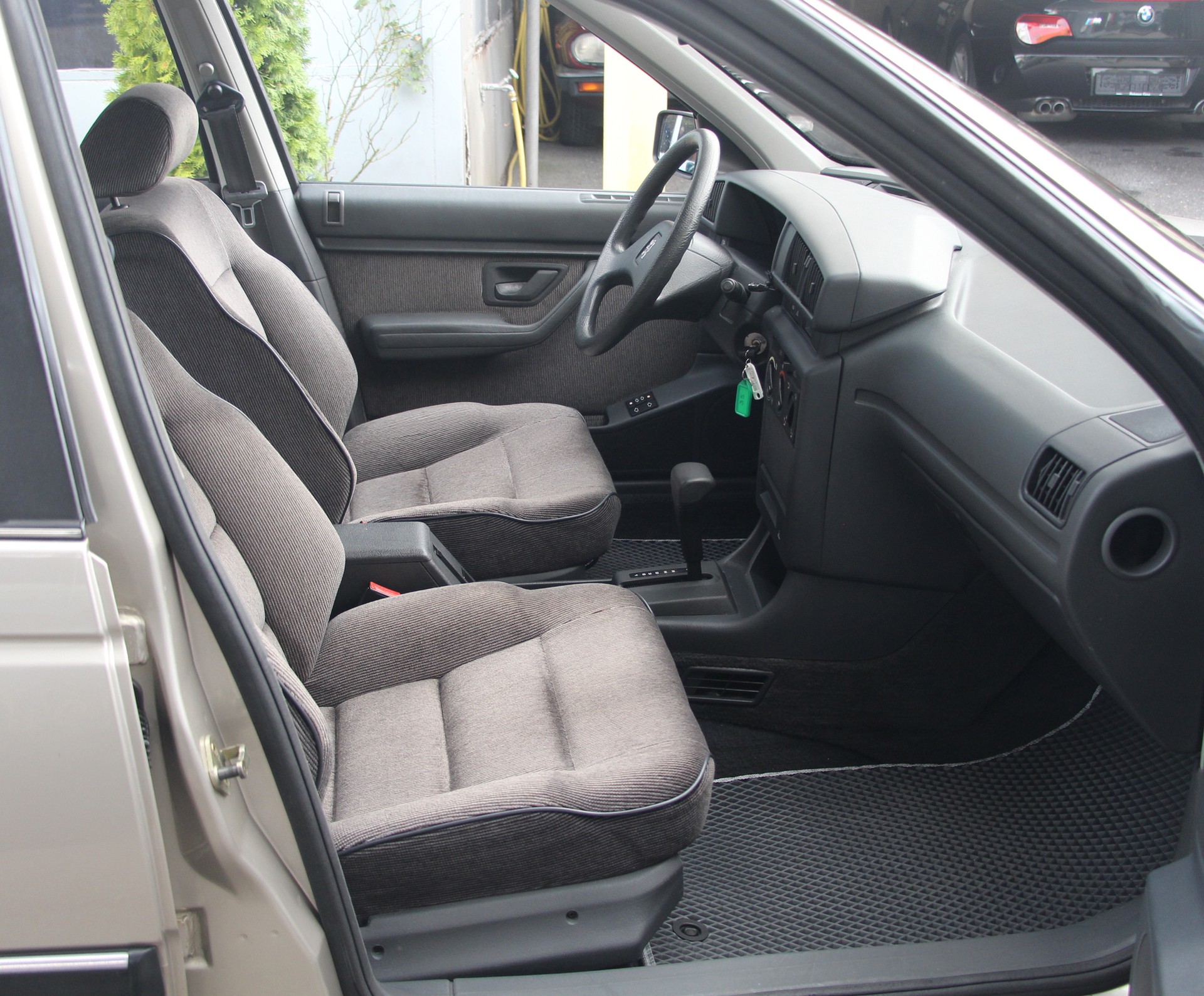 PEUGEOT 405 1.9 SRI-image-10