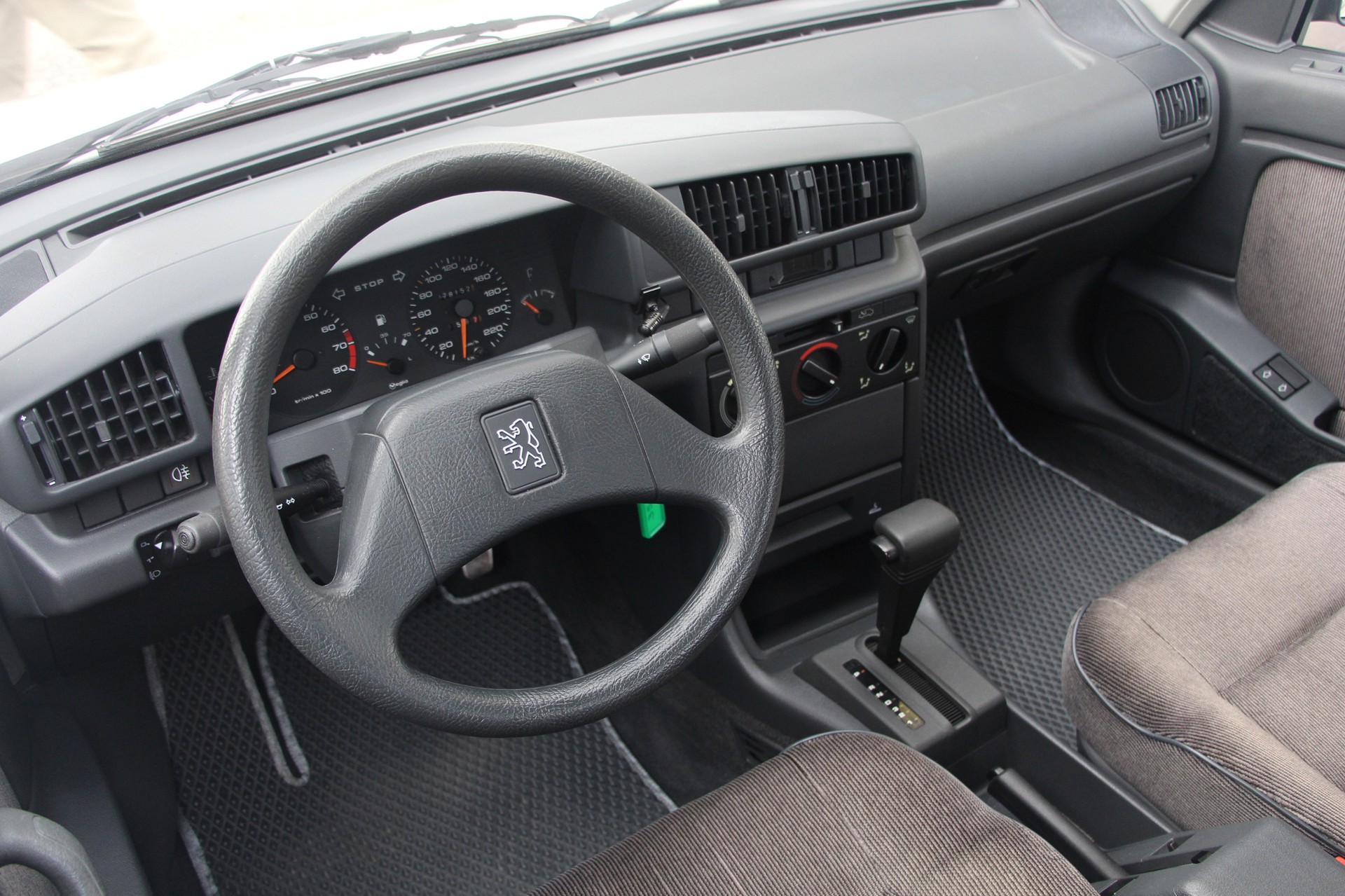 PEUGEOT 405 1.9 SRI-image-6