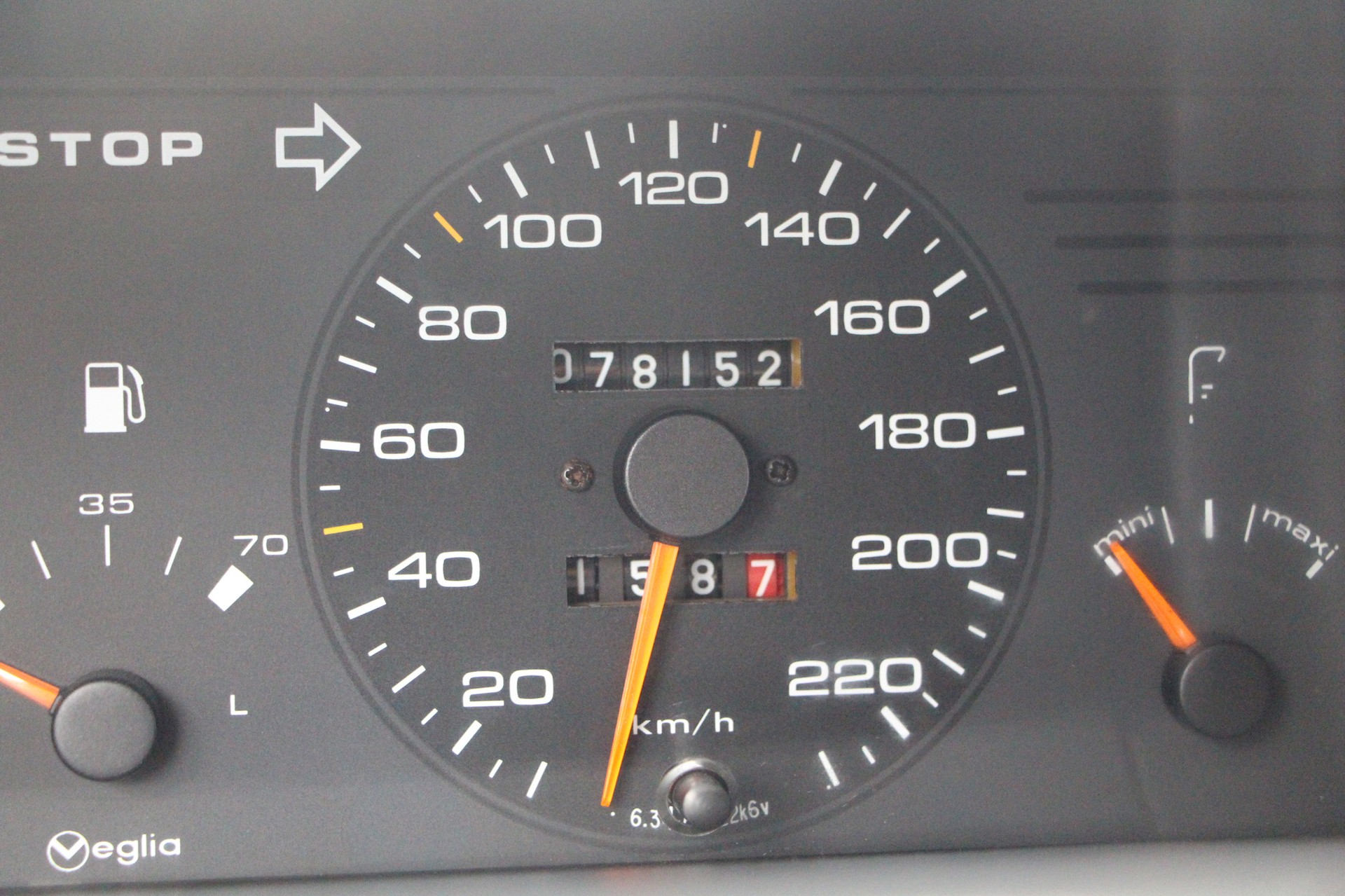 PEUGEOT 405 1.9 SRI-image-15