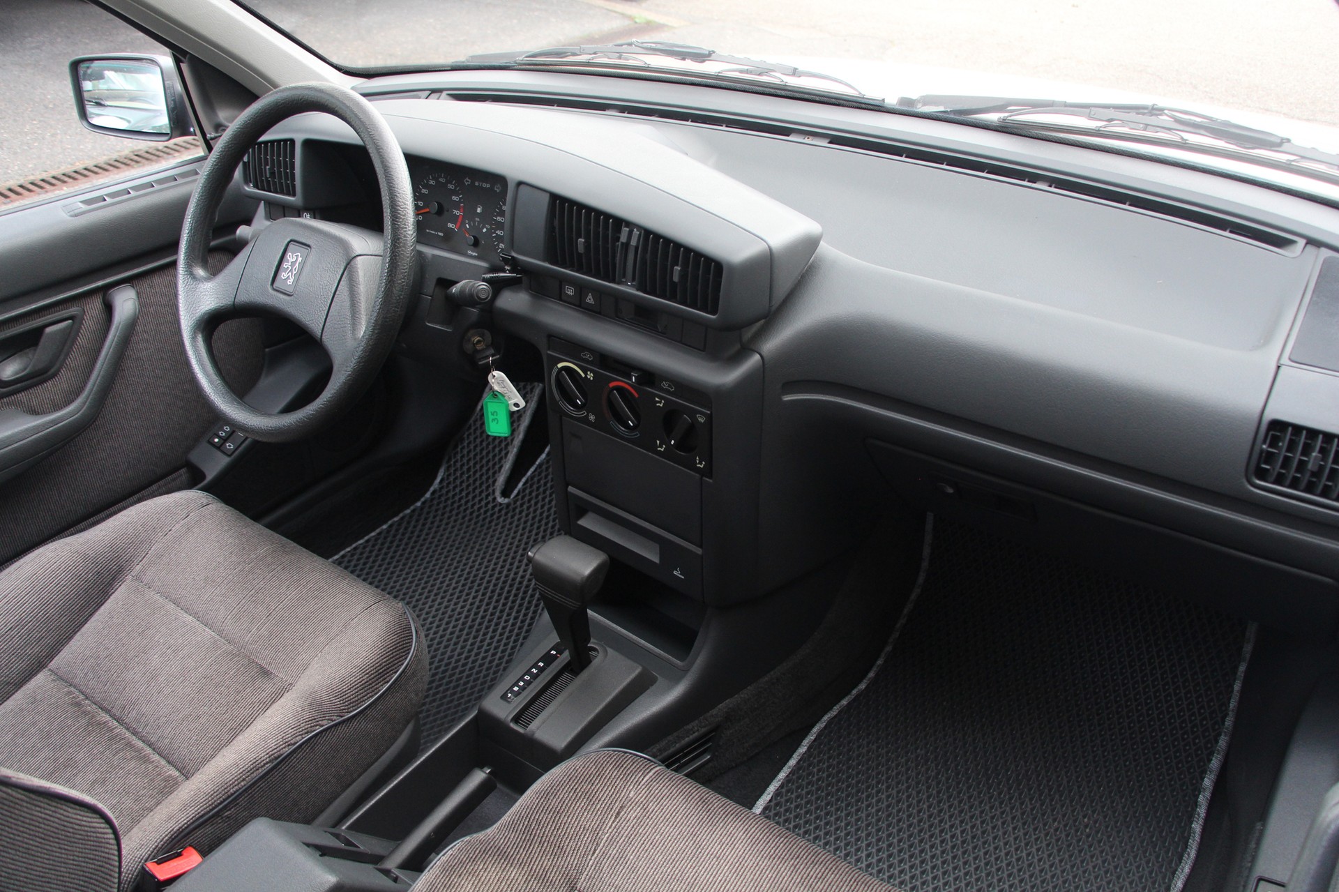 PEUGEOT 405 1.9 SRI-image-9