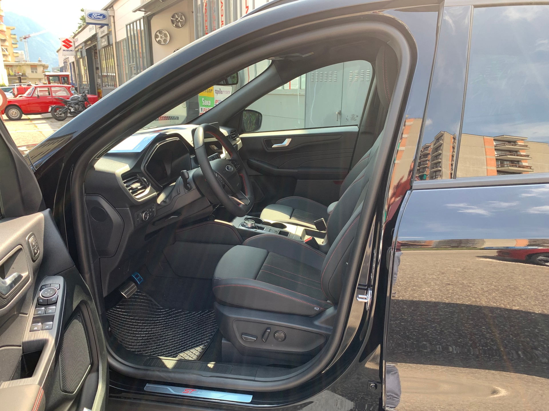 FORD Kuga 2.5 FHEV ST-Line X 4WD-image-7
