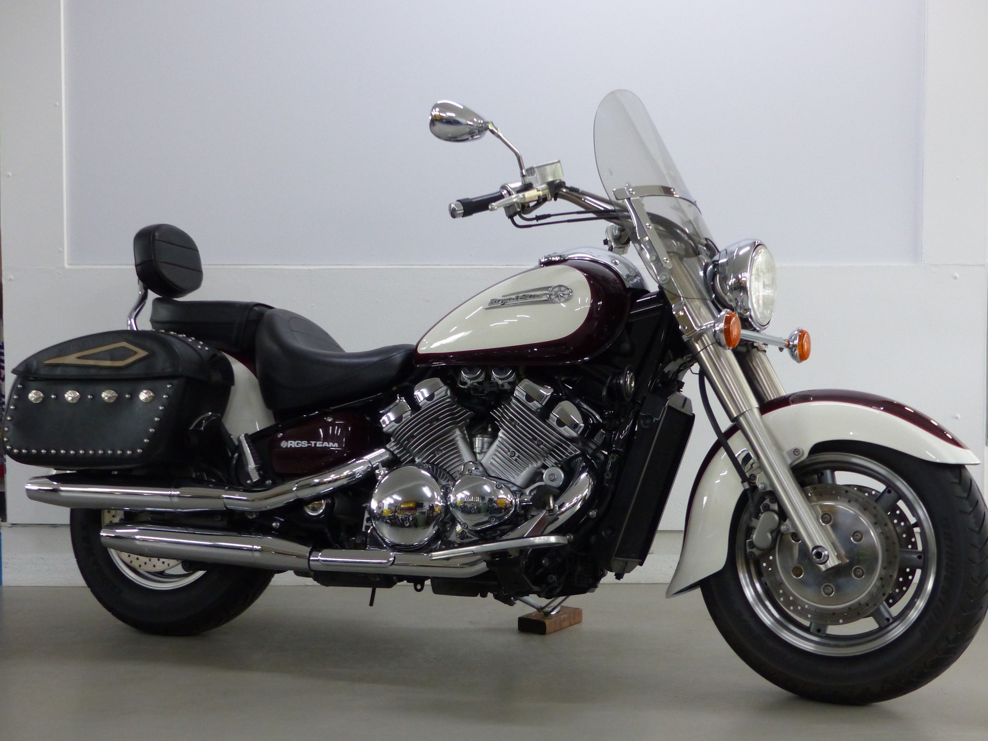 YAMAHA XVZ 1300 A Royal Star-image-1