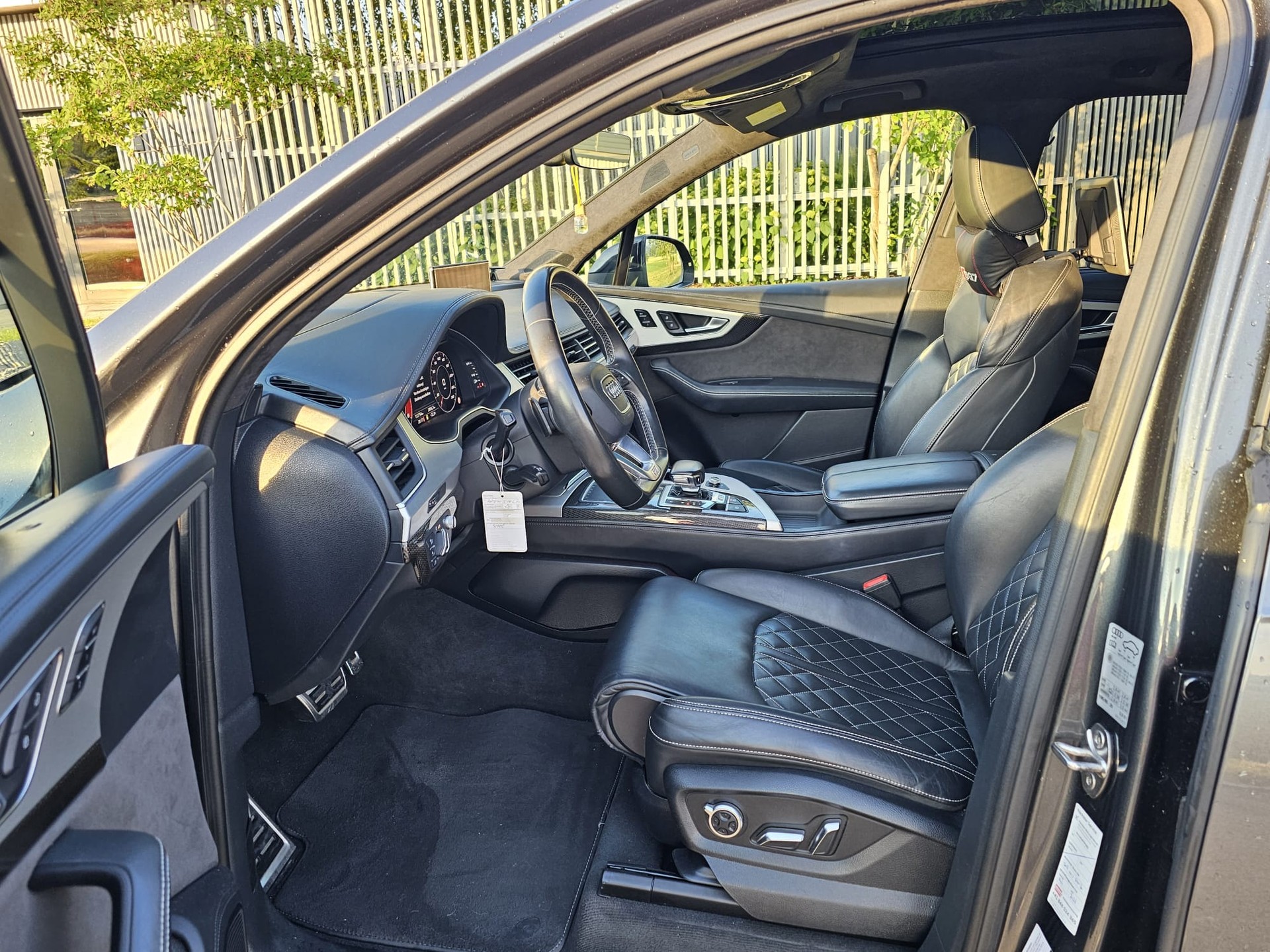 AUDI SQ7 4.0 TDI quattro tiptronic-image-8