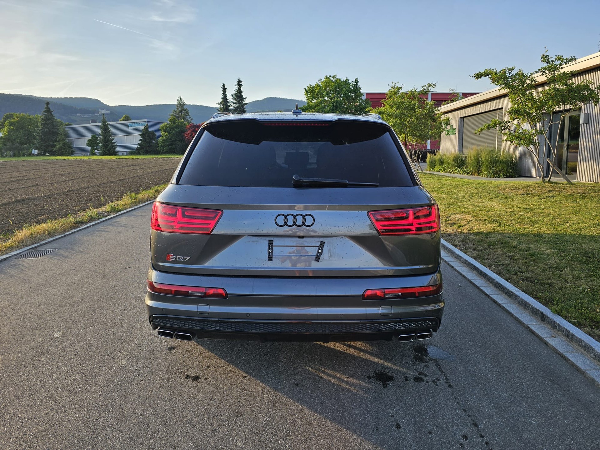AUDI SQ7 4.0 TDI quattro tiptronic-image-2