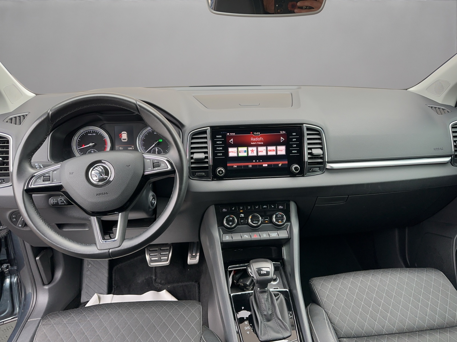 SKODA Karoq 1.5 TSI ACT Ambition DSG-image-13