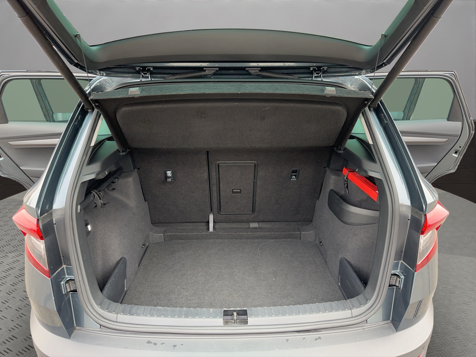SKODA Karoq 1.5 TSI ACT Ambition DSG-image-18