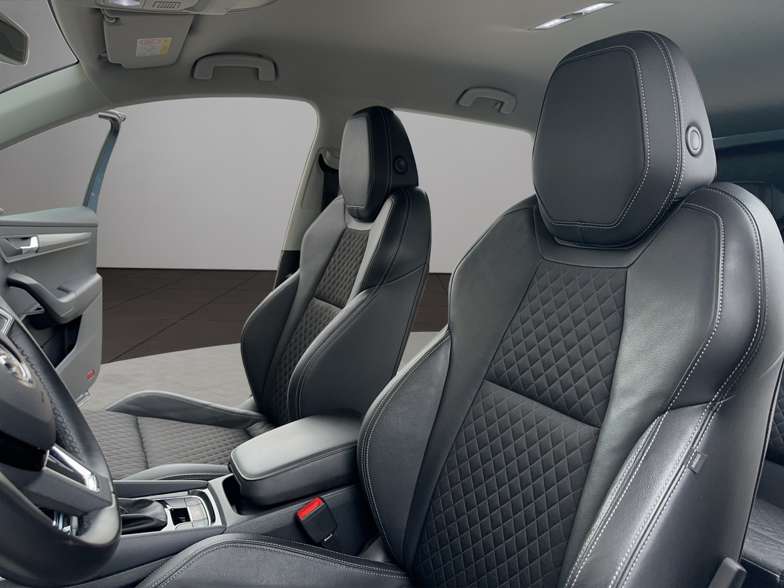 SKODA Karoq 1.5 TSI ACT Ambition DSG-image-20