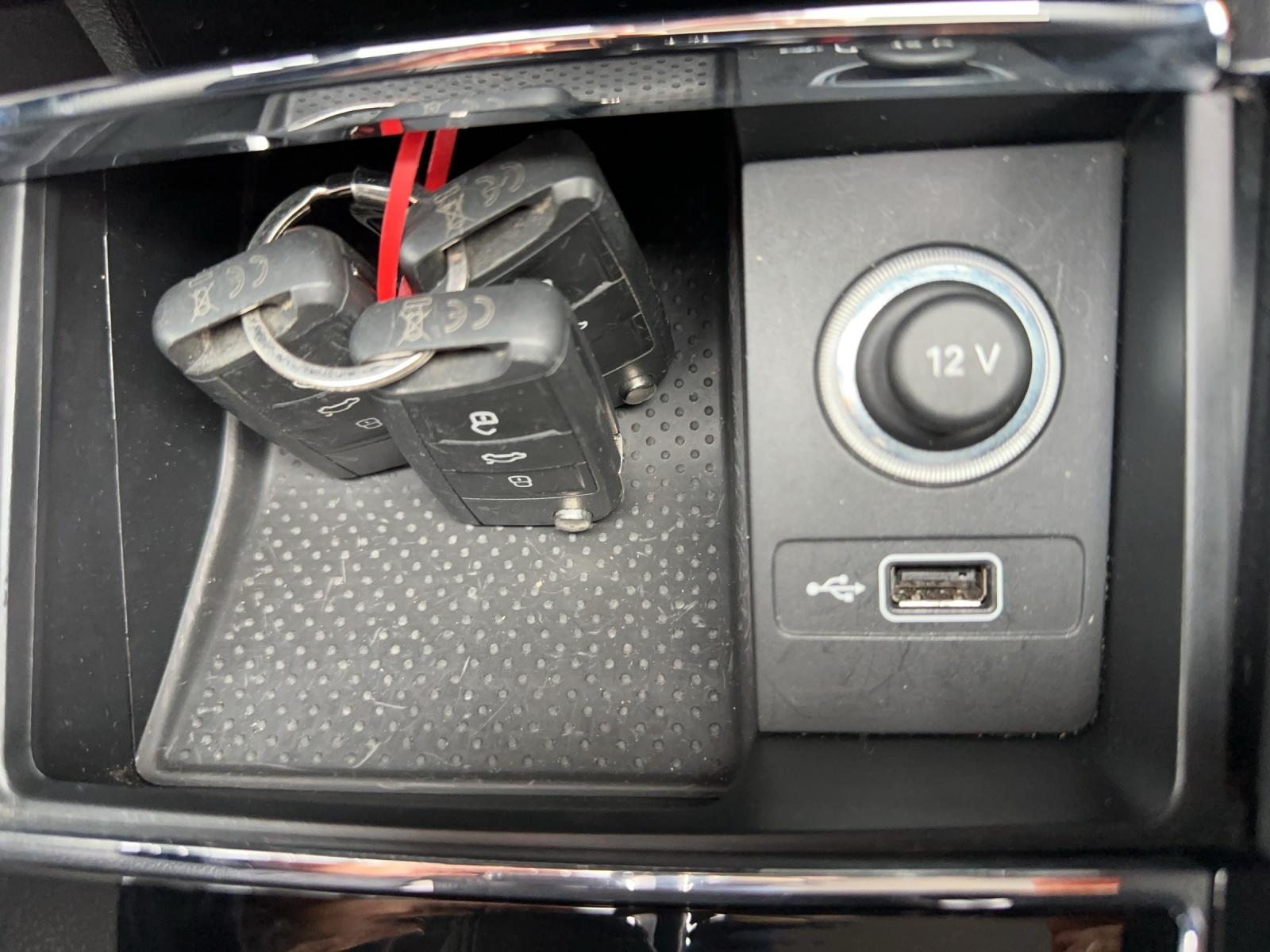 SKODA Karoq 1.5 TSI ACT Ambition DSG-image-23