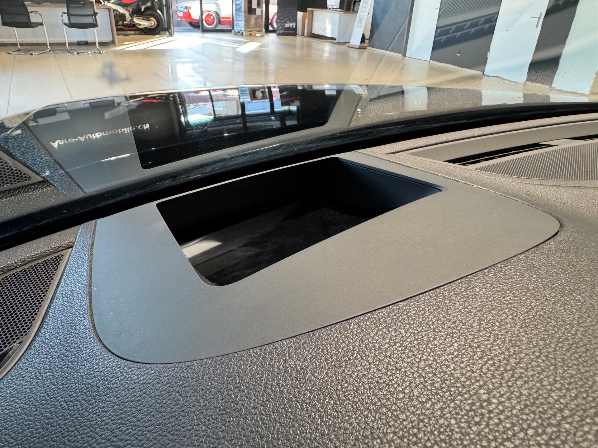 AUDI A4 Avant 40 TDI S line Attraction quattro S-tronic-image-13
