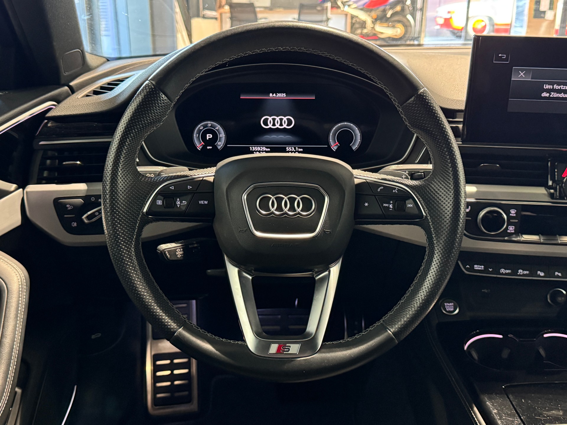 AUDI A4 Avant 40 TDI S line Attraction quattro S-tronic-image-9